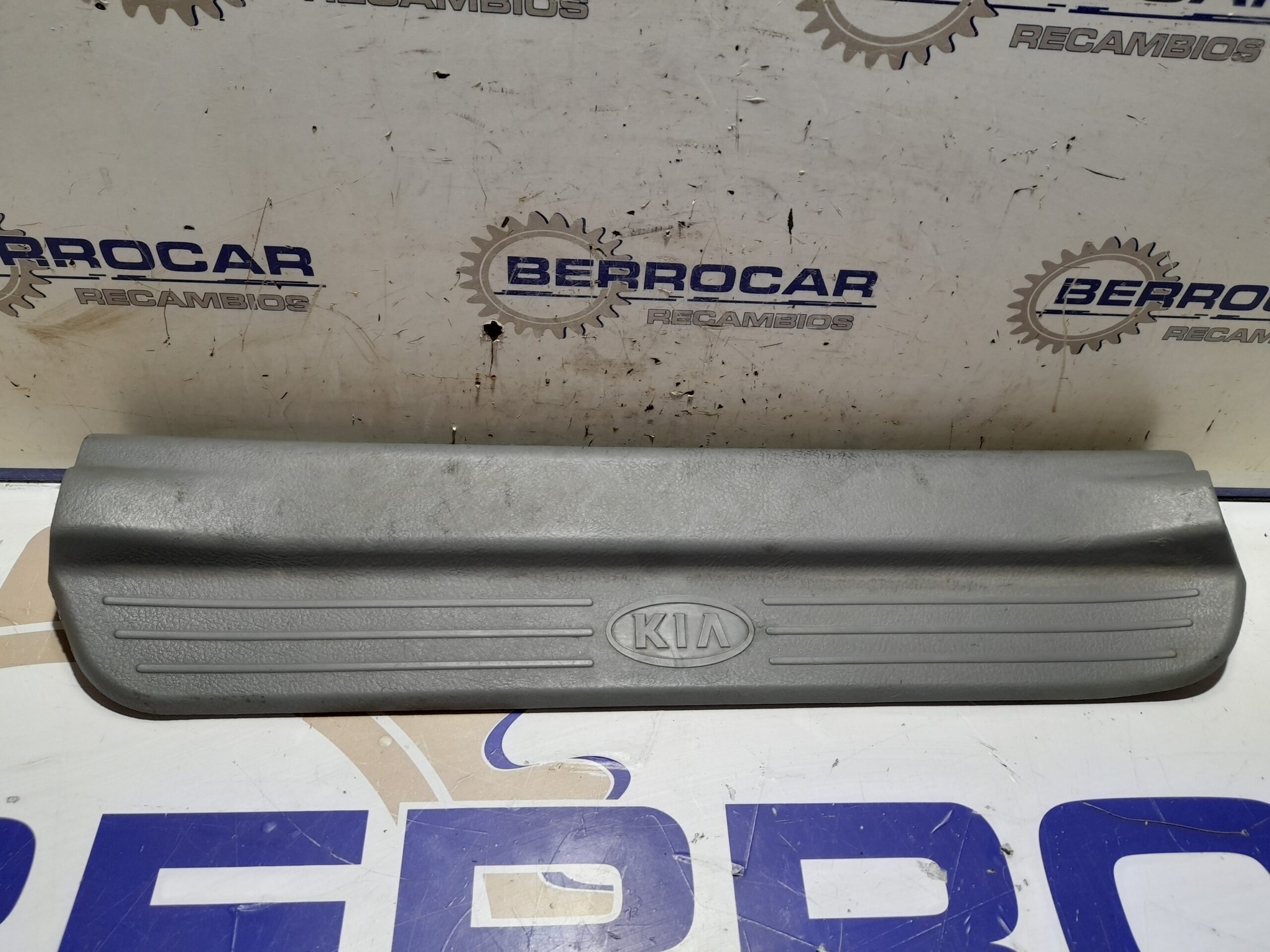 moldura_lateral_ok2fa_68_710_kia_carens_2_0_turbodiesel_cat