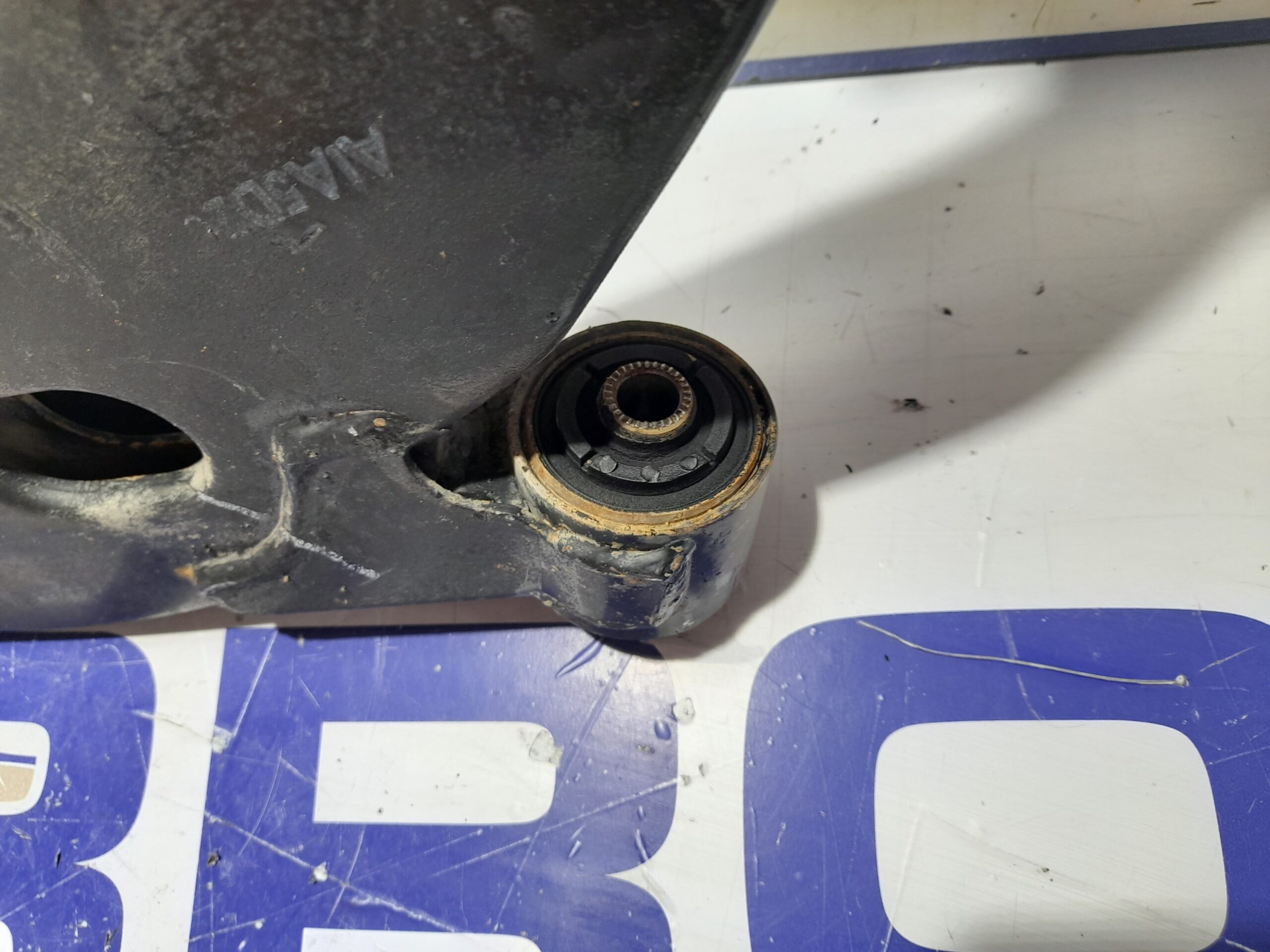 brazo_suspension_inferior_delantero_izquierdo_0k2fa_34350_kia_carens_2_0_turbodiesel_cat