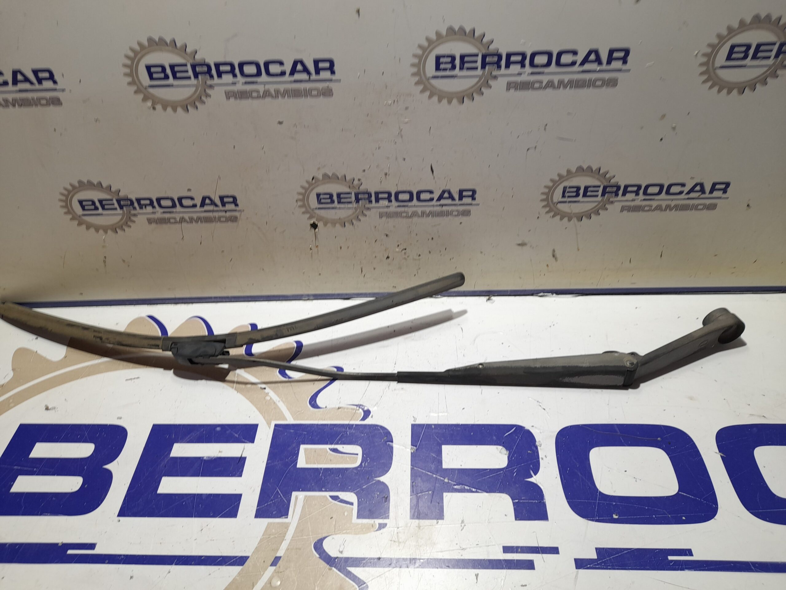 brazo_limpia_delantero_izquierdo_0k2fa_67321_kia_carens_2_0_turbodiesel_cat