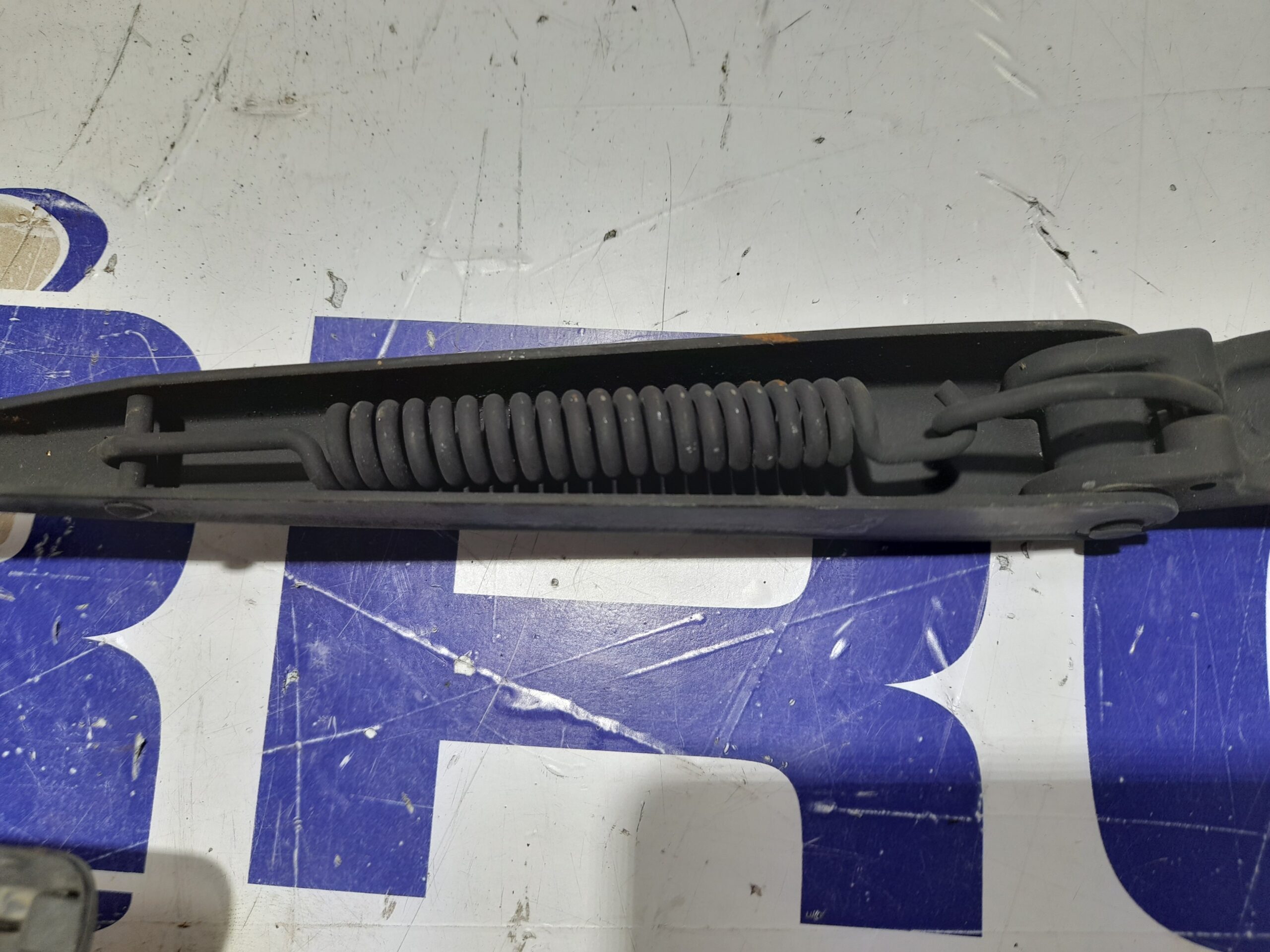 brazo_limpia_delantero_izquierdo_0k2fa_67321_kia_carens_2_0_turbodiesel_cat