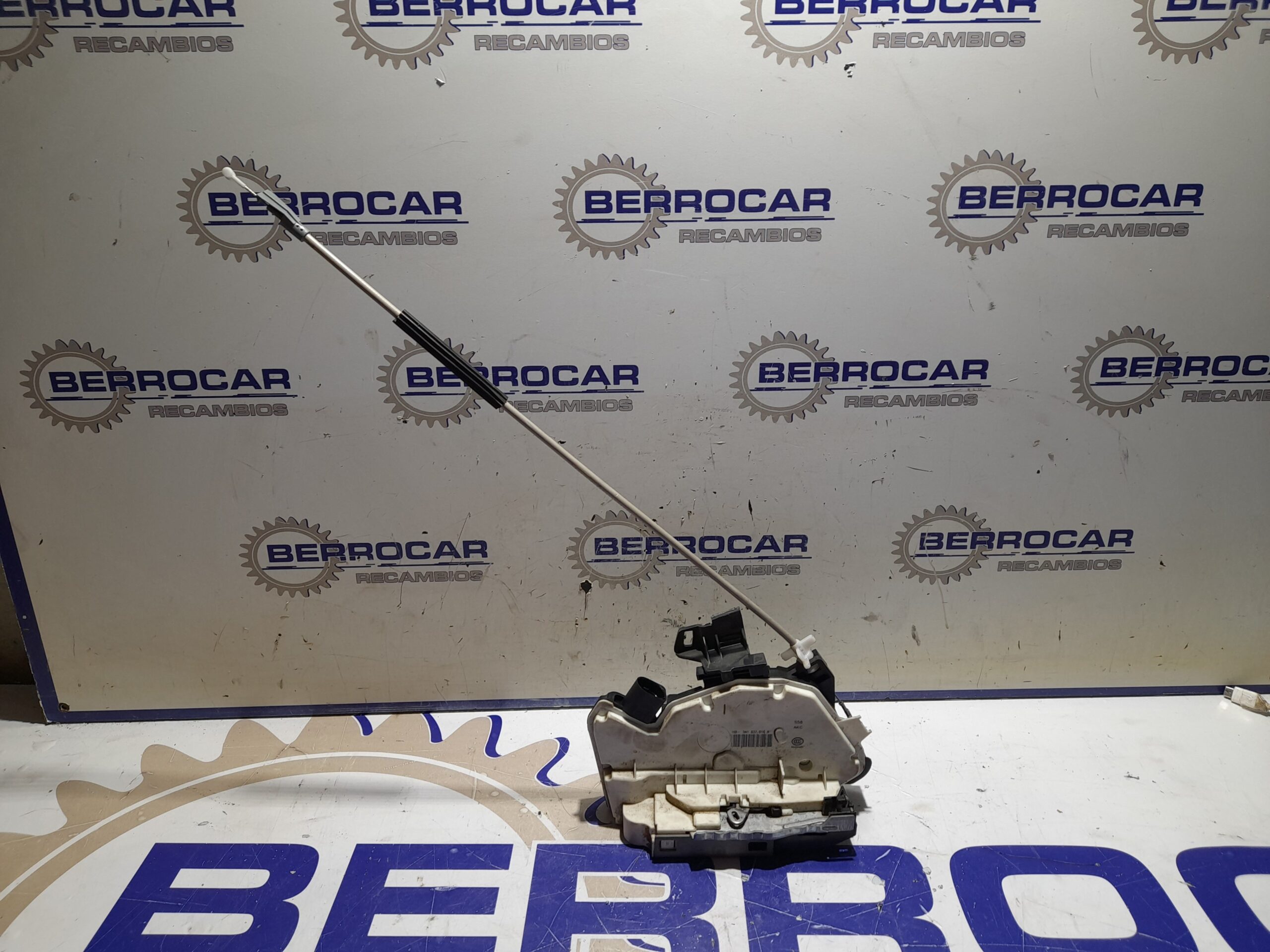 cerradura_puerta_delantera_derecha_5n1837016n_seat_ibiza_6p1_1_0_tsi