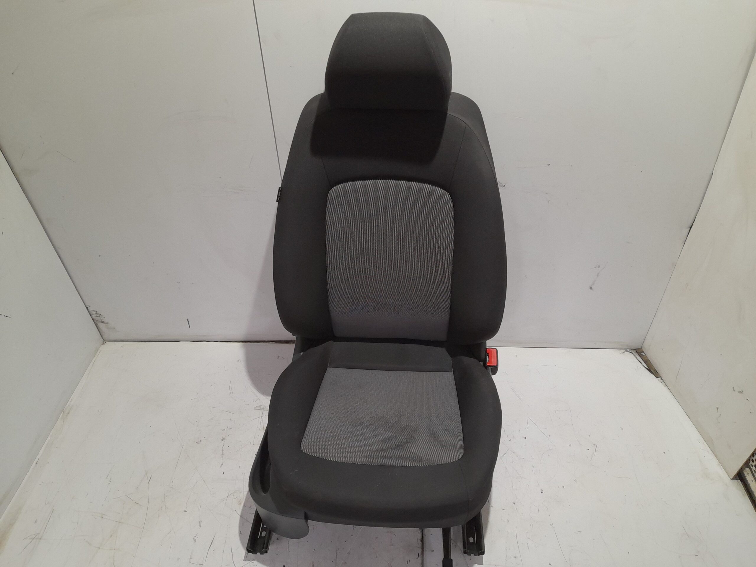 asiento_delantero_derecho_6f0881405a_seat_ibiza_6p1_1_0_tsi