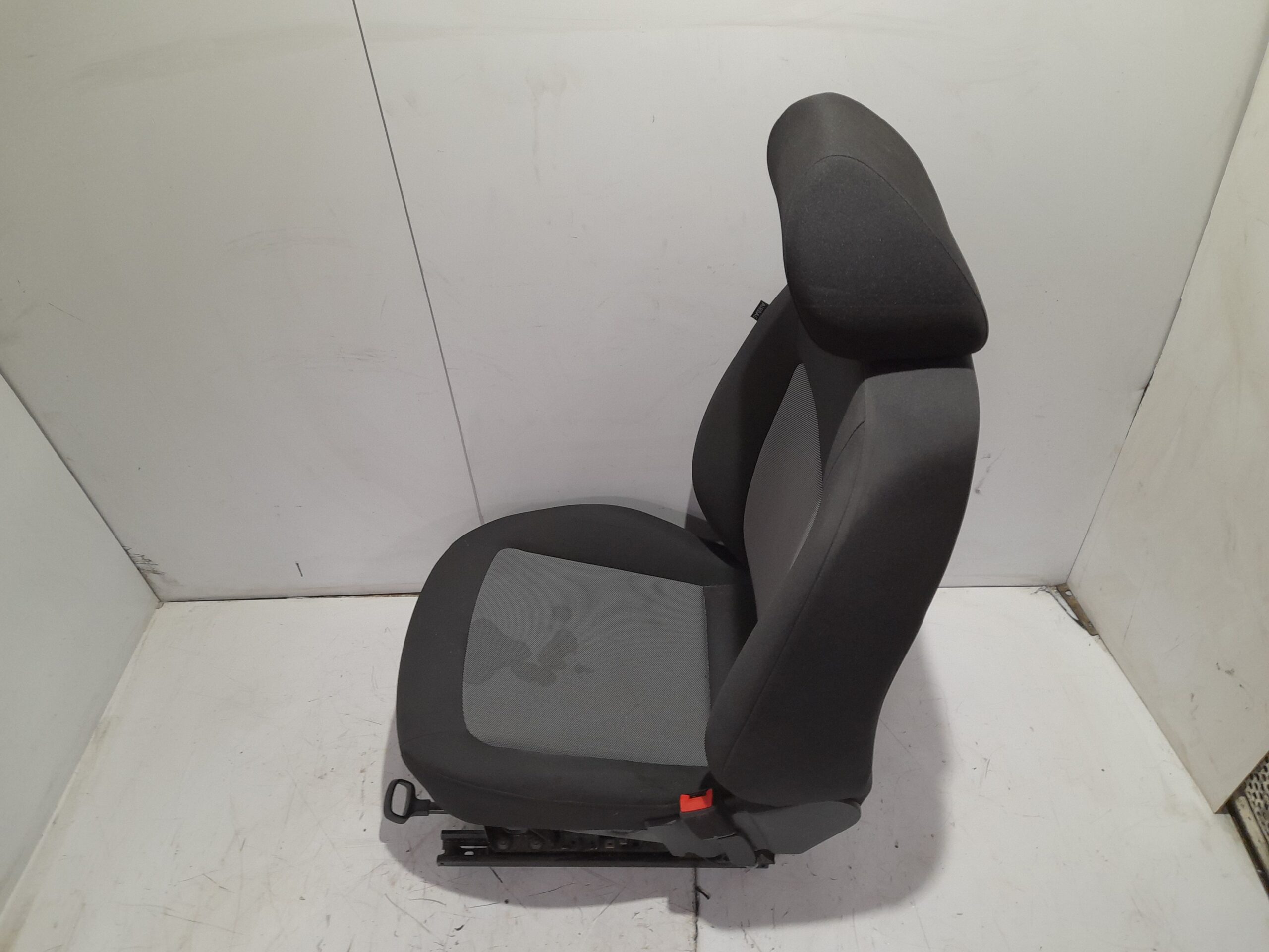 asiento_delantero_derecho_6f0881405a_seat_ibiza_6p1_1_0_tsi