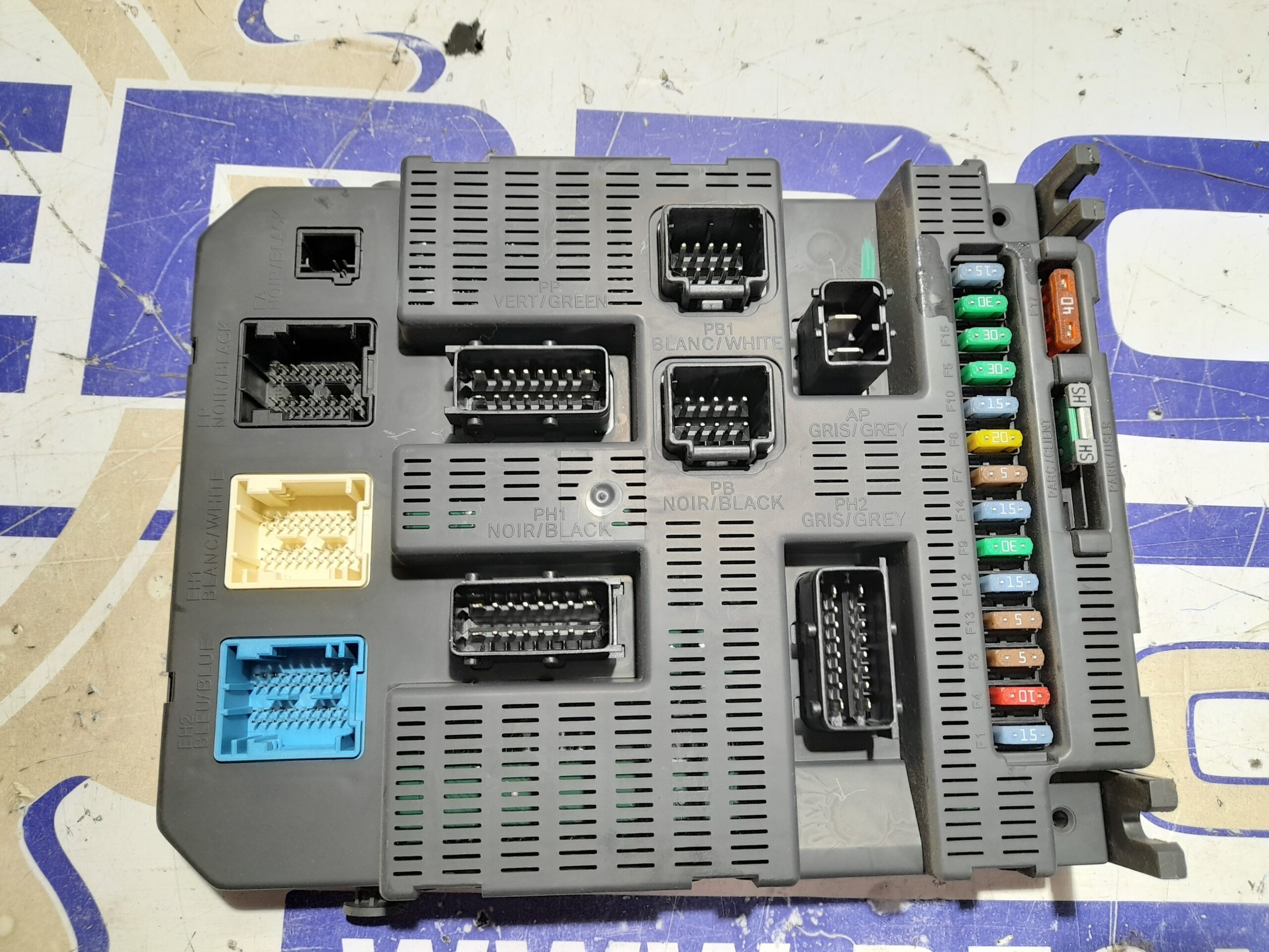 caja_reles_fusibles_9663798280_peugeot_207_sw_1_4_16v_vti_cat_8fs_ep3