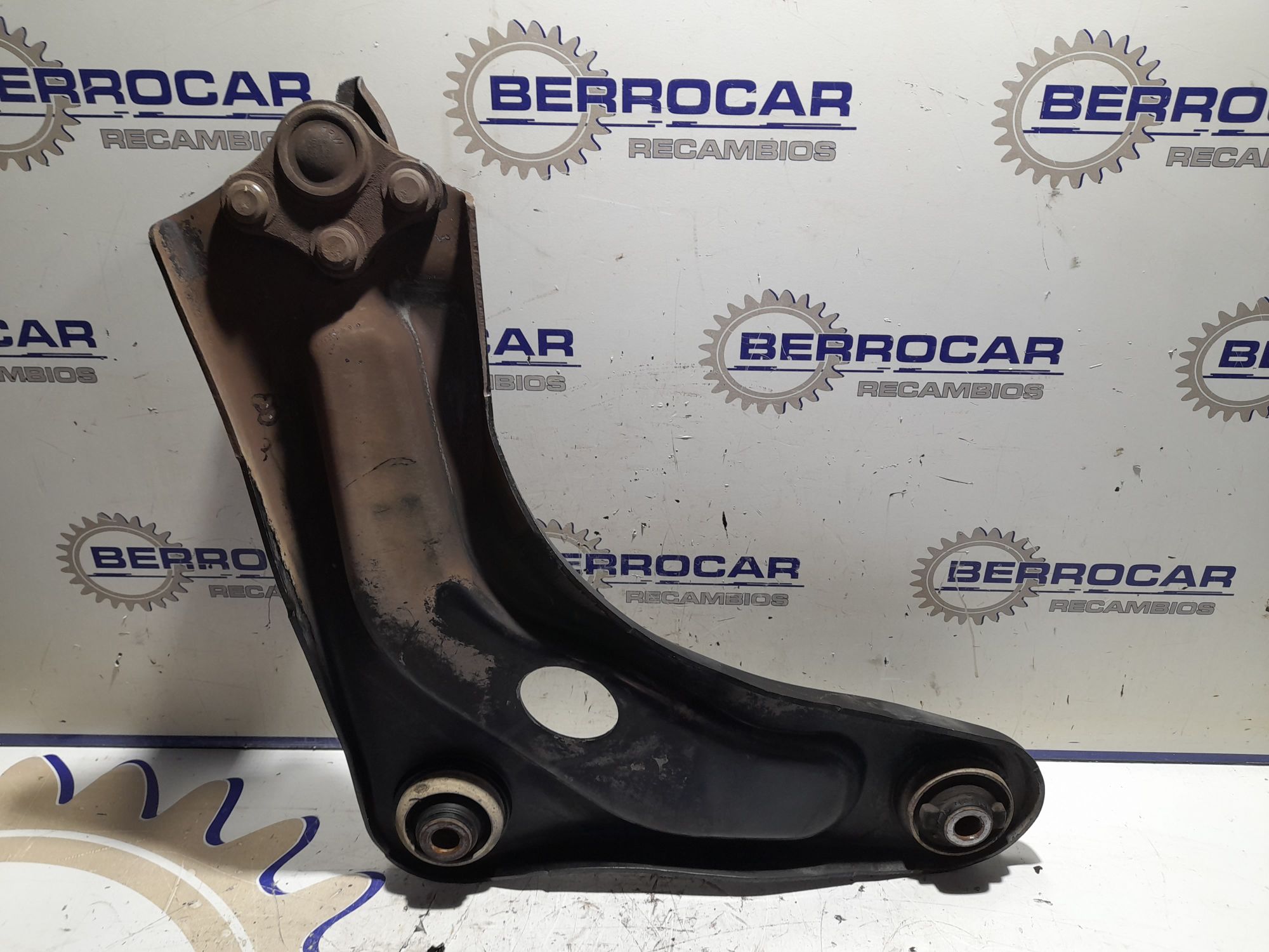 brazo_suspension_inferior_delantero_izquierdo_3520r7_peugeot_207_sw_1_4_16v_vti_cat_8fs_ep3