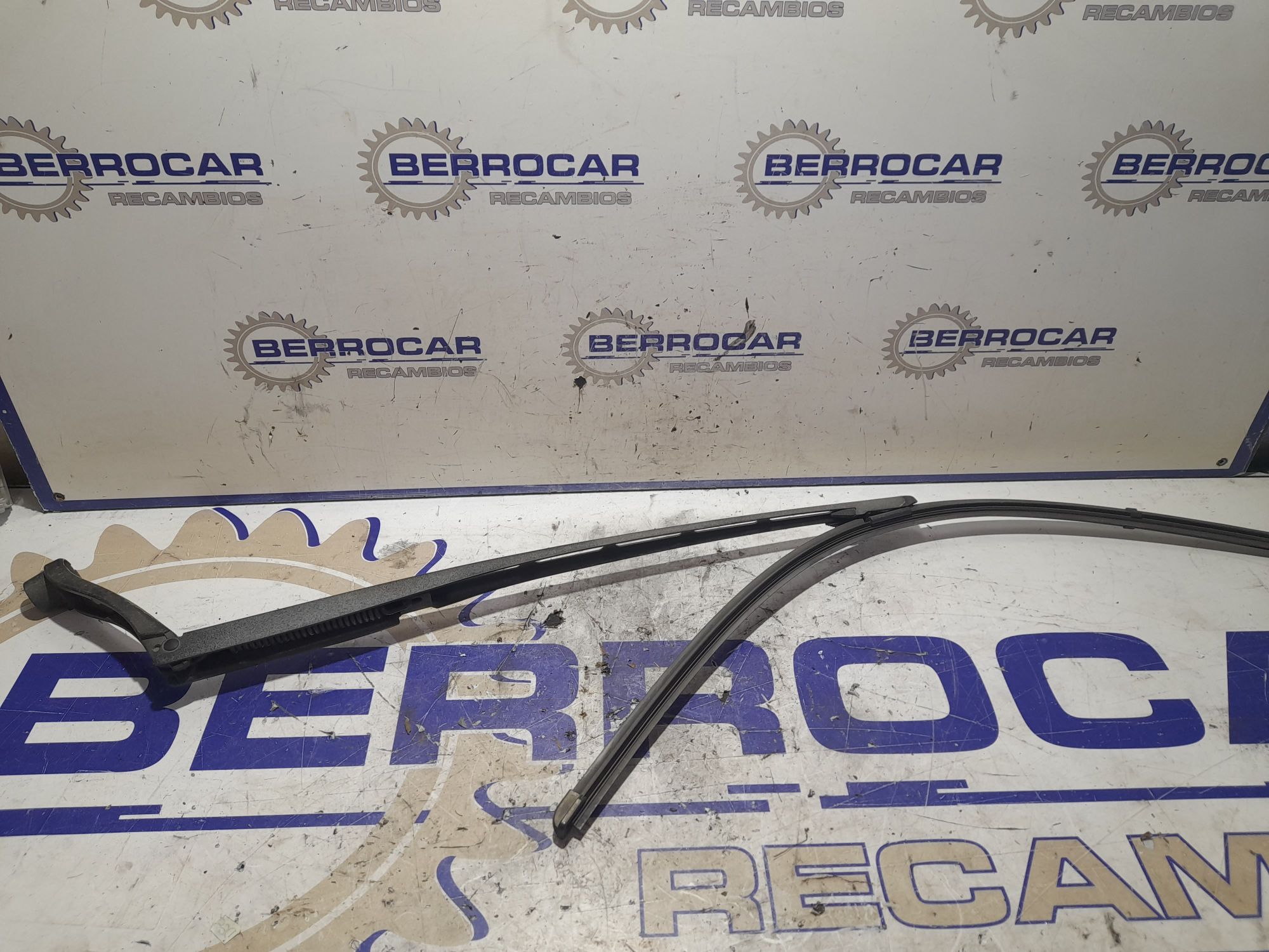 brazo_limpia_delantero_izquierdo_9682787780_citr_n_c5_berlina_1_6_16v_hdi_fap