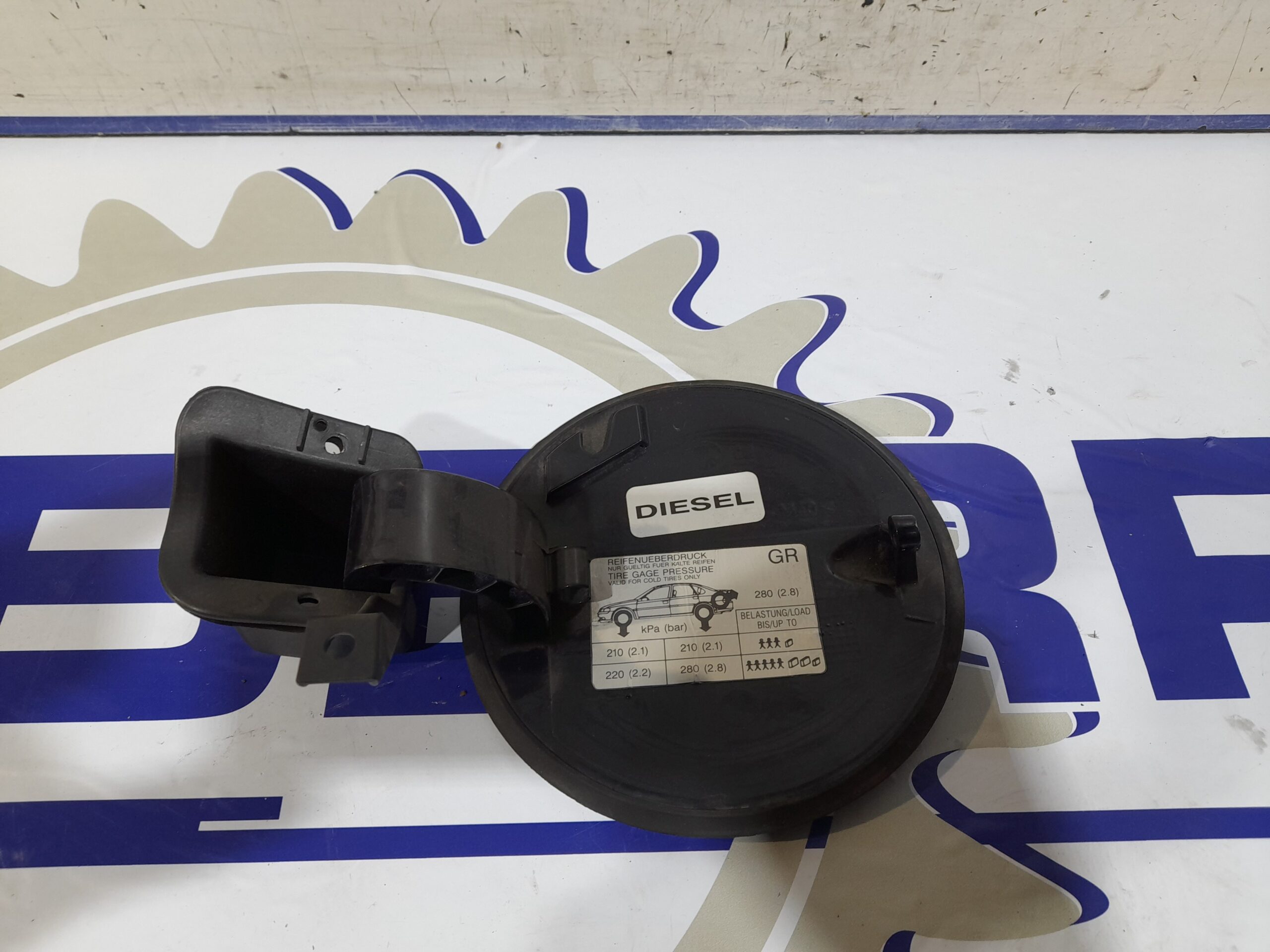 tapa_exterior_combustible_09174030_opel_vectra_b_berlina