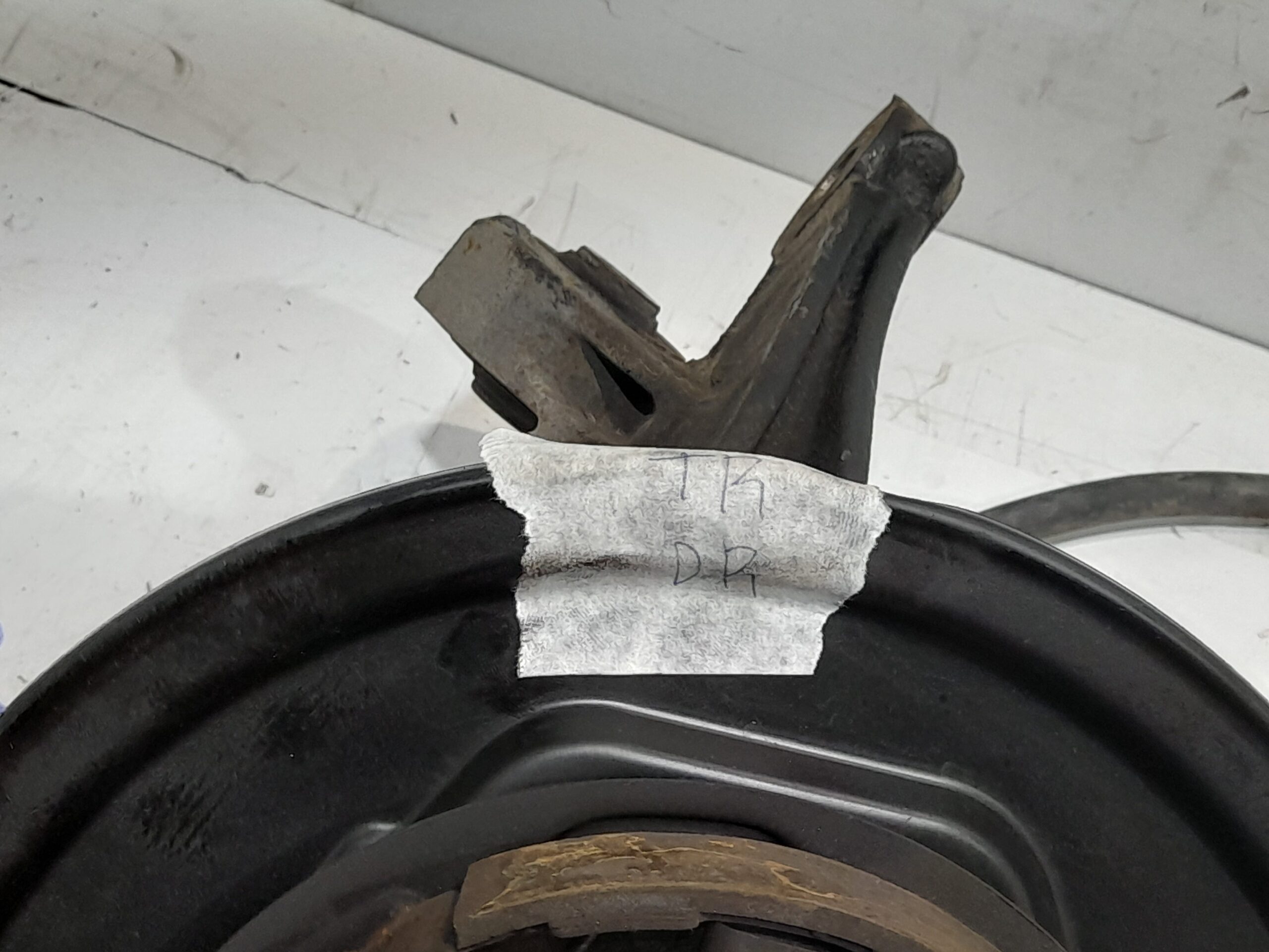 mangueta_trasera_derecha_4230405100_toyota_avensis_berlina_t25_2_2_d_4d_cat