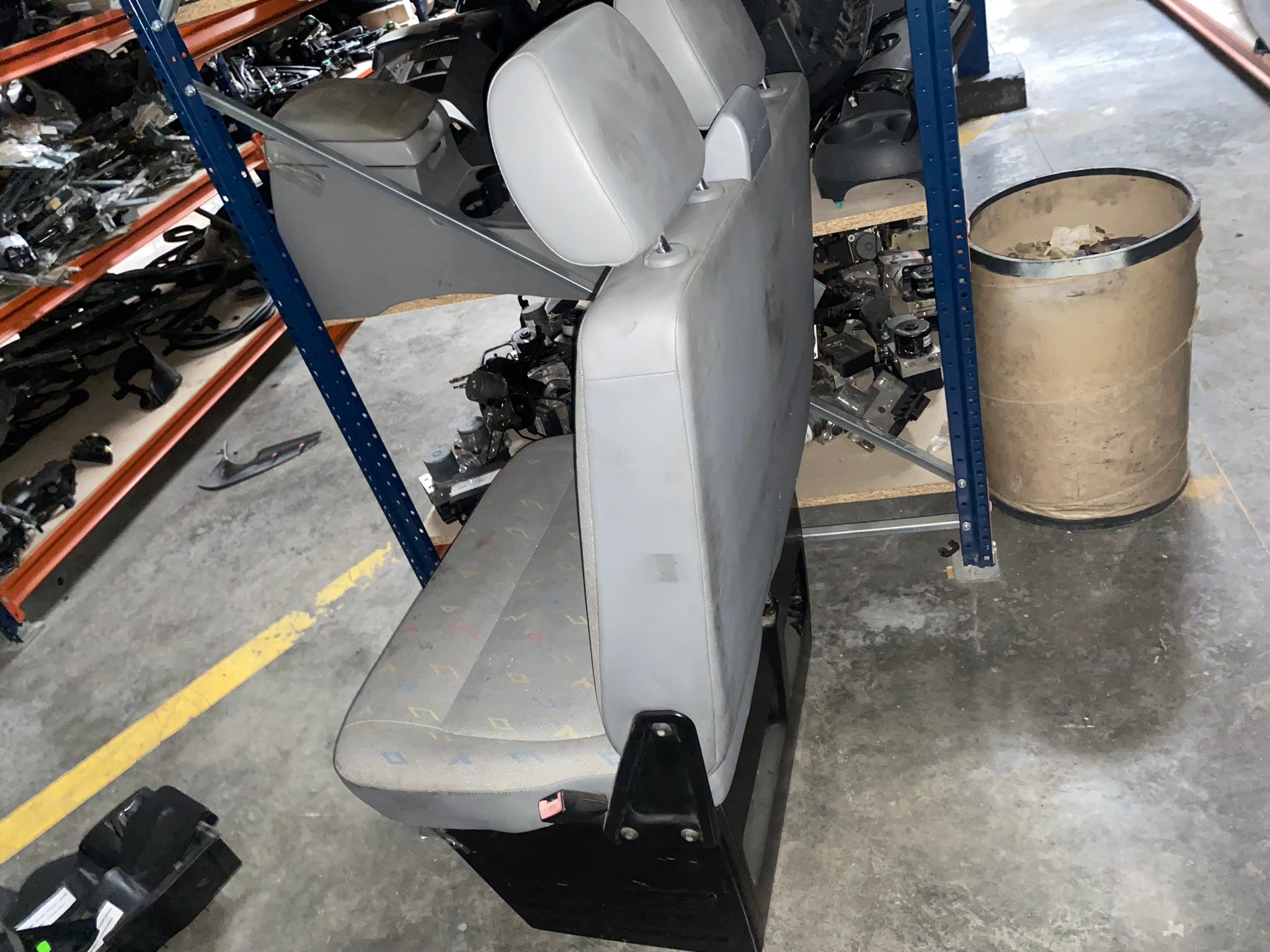 asiento_delantero_derecho_7h0881303f_volkswagen_t5_transporter_furgoneta