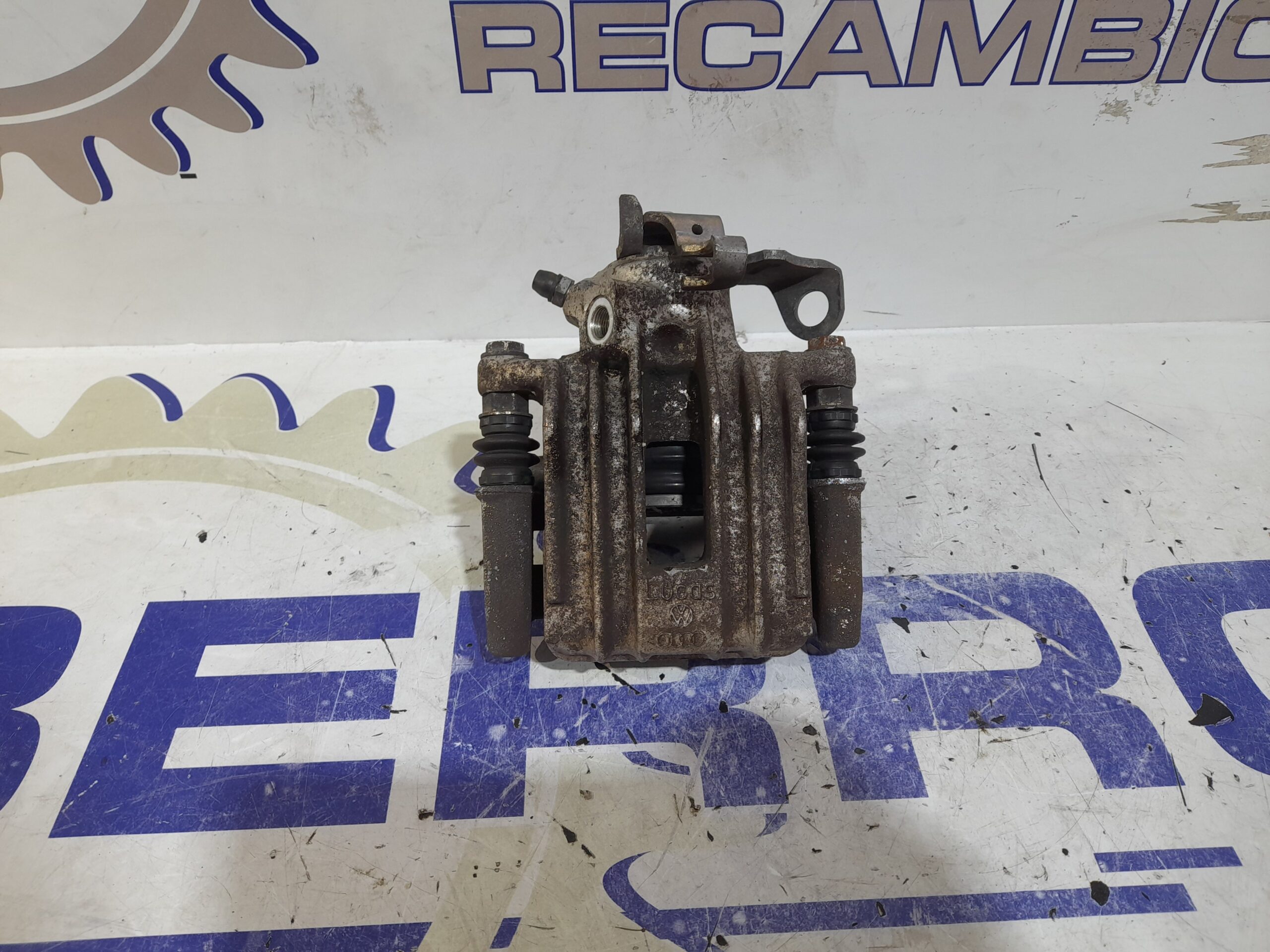 pinza_de_freno_trasera_izquierda_6r0615423_skoda_spaceback_5h_1_6_tdi