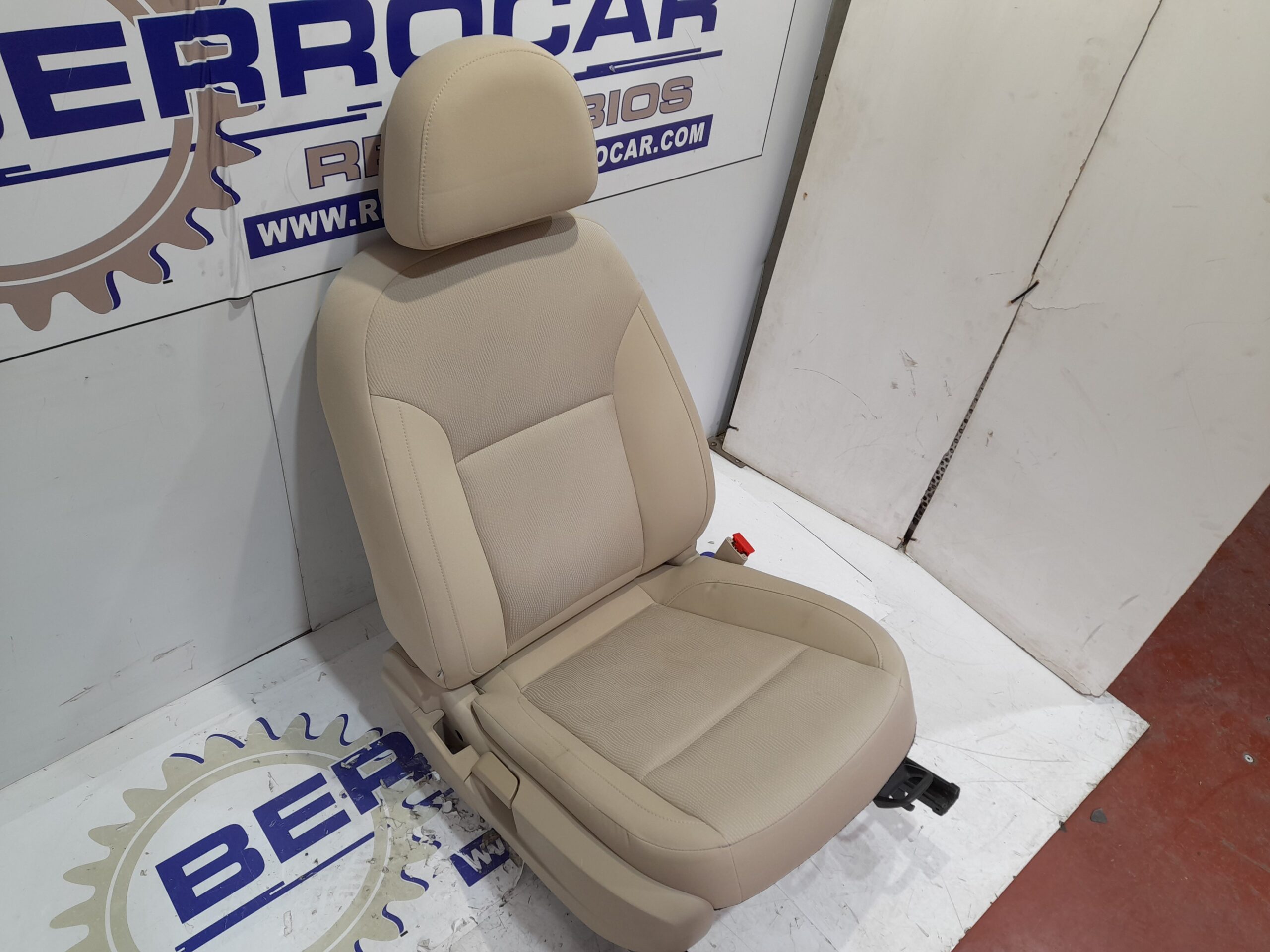 asiento_delantero_derecho_2250523_opel_insignia_sports_tourer_2_0_cdti_cat