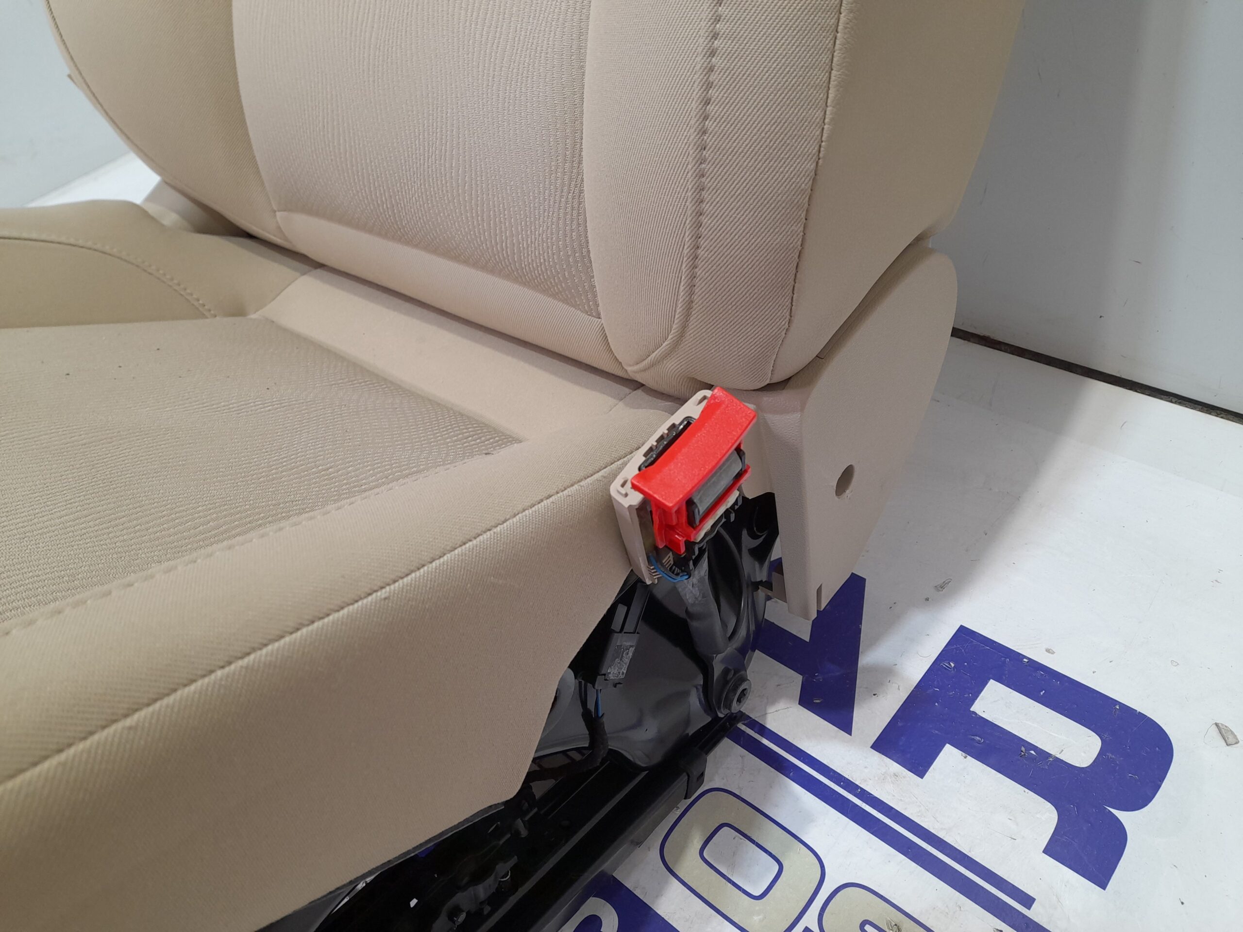 asiento_delantero_derecho_2250523_opel_insignia_sports_tourer_2_0_cdti_cat
