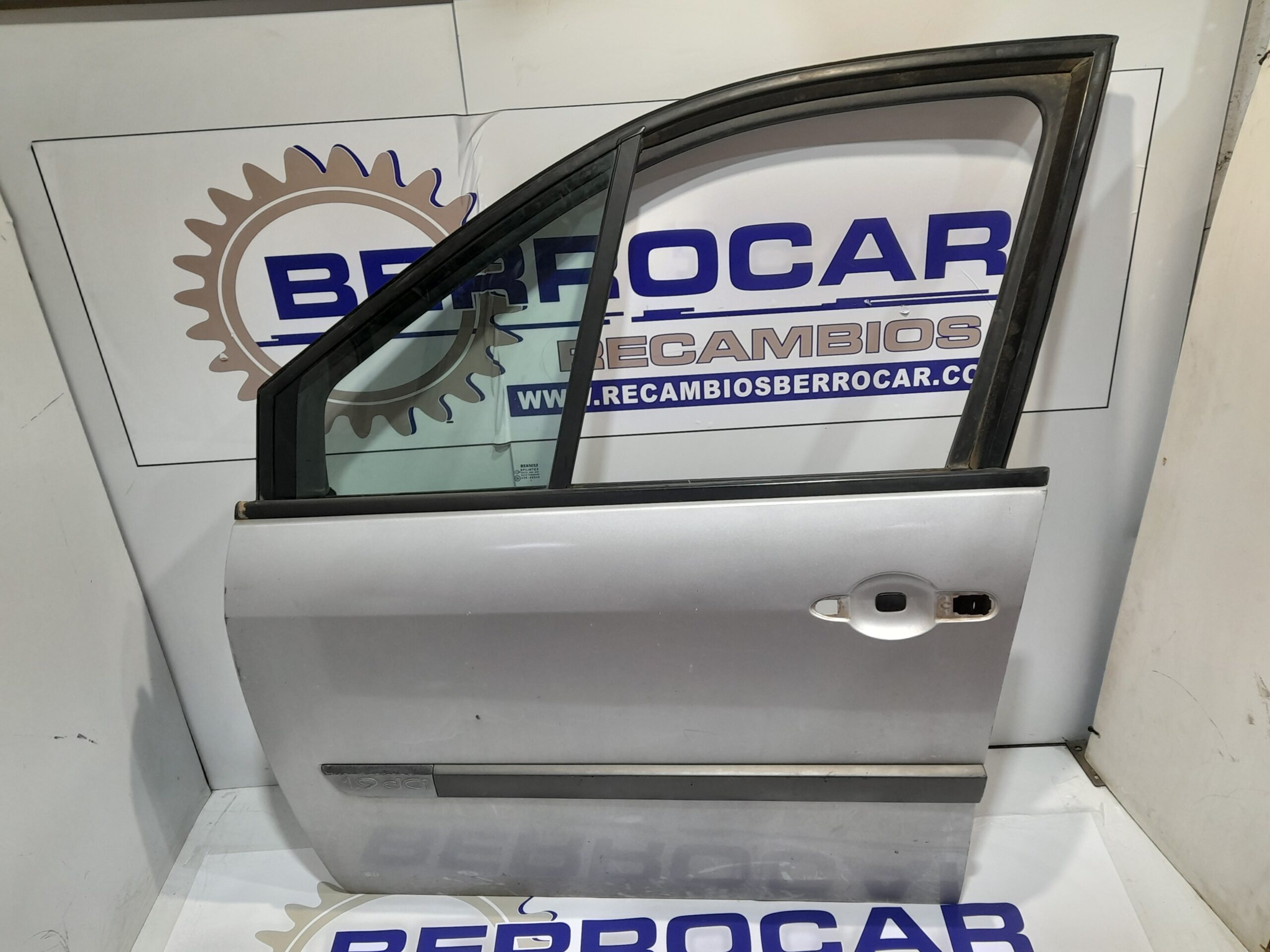 puerta_delantera_izquierda_801015506r_renault_scenic_ii