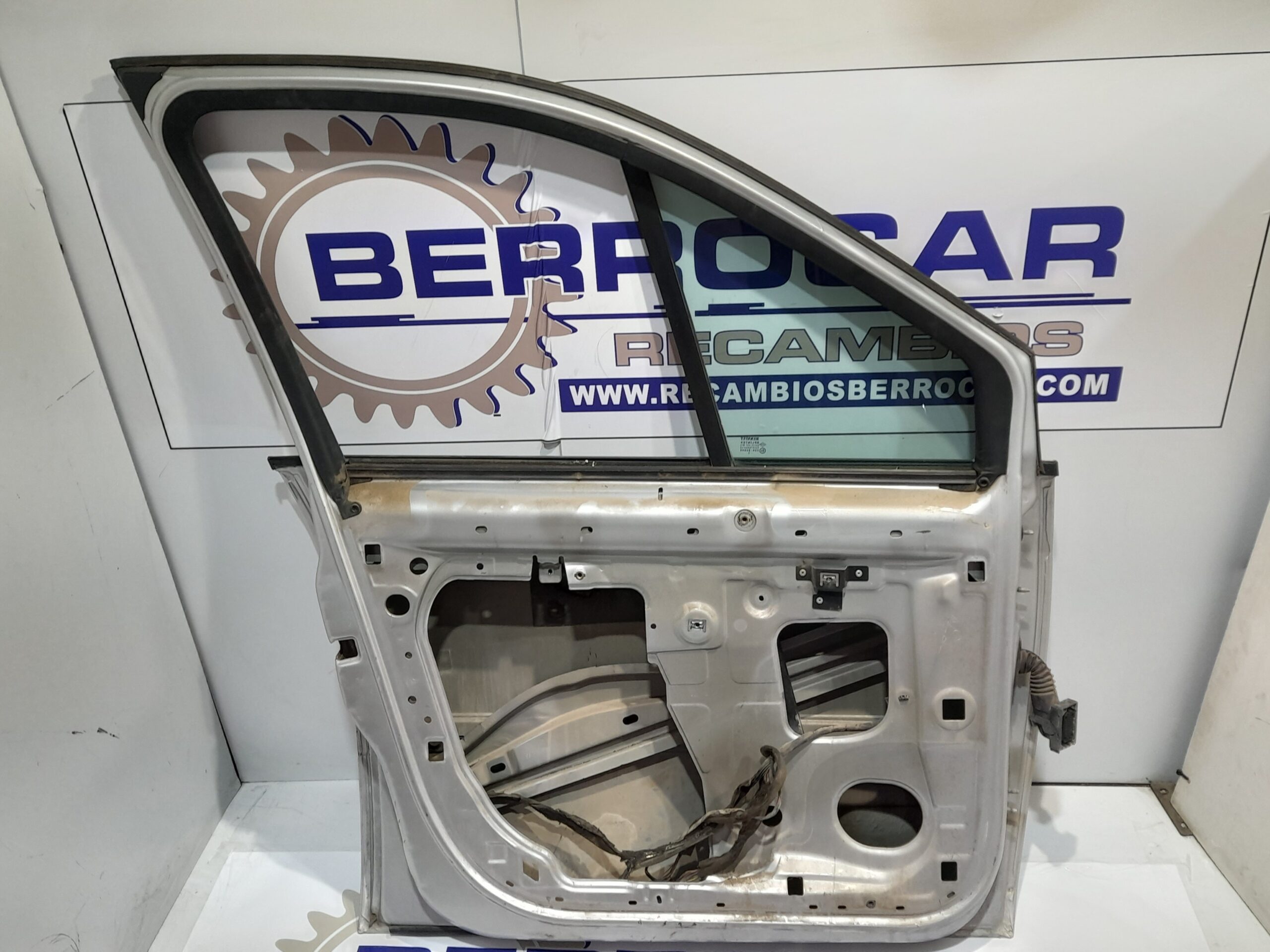 puerta_delantera_izquierda_801015506r_renault_scenic_ii