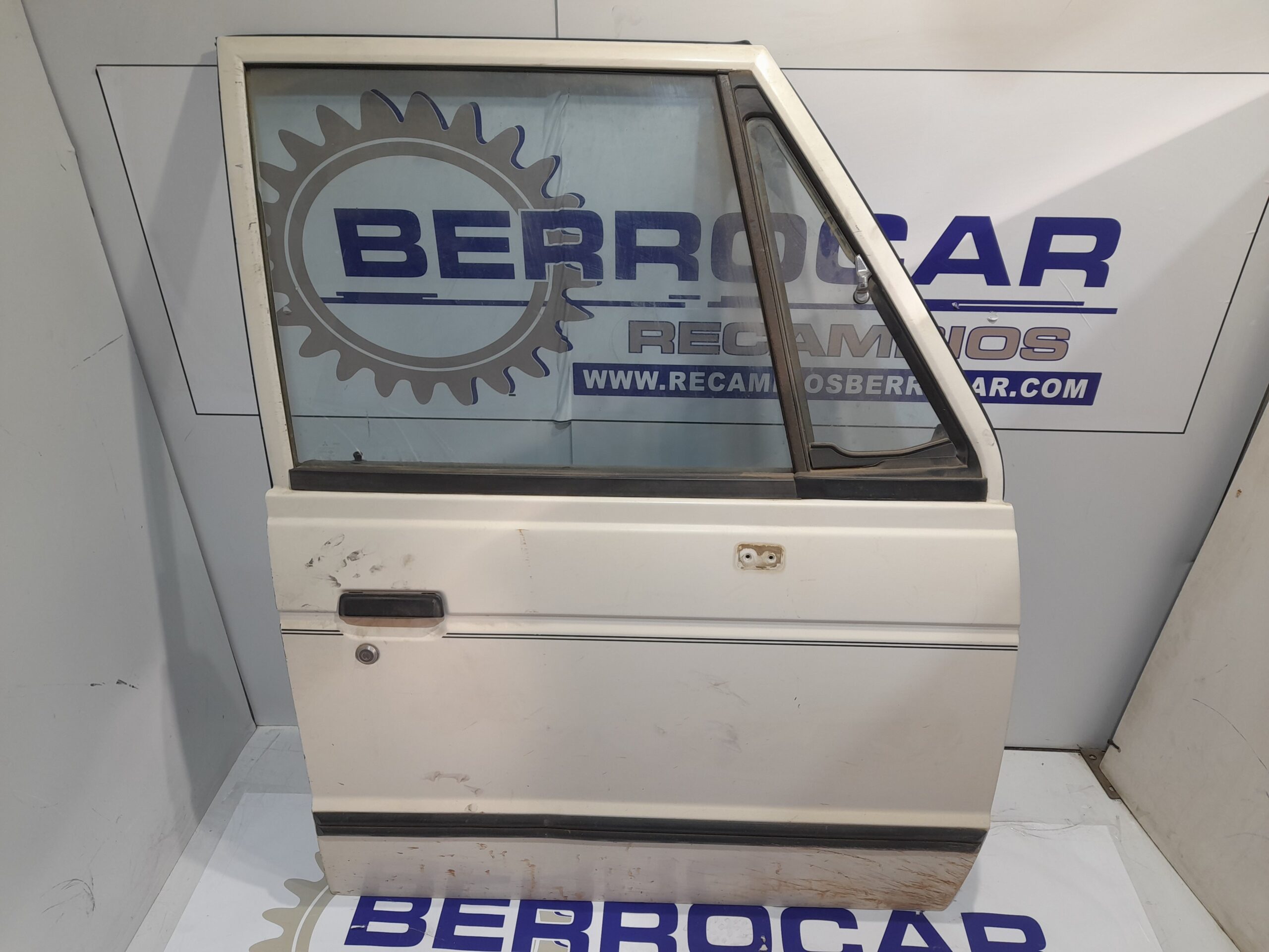 puerta_delantera_derecha_mb275443_mitsubishi_montero_l040_2_5_turbodiesel