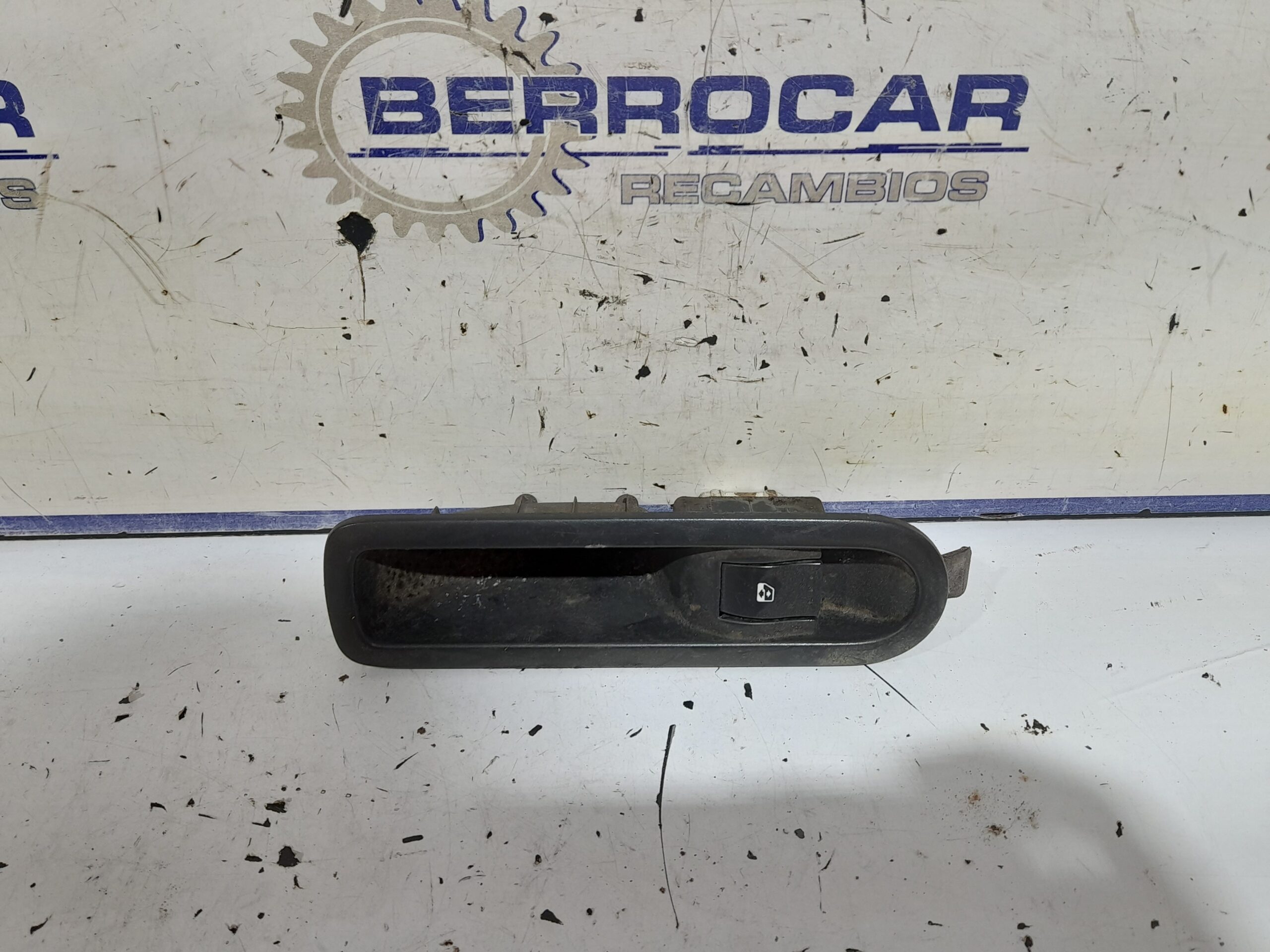 mando_elevalunas_trasero_derecho_156013870_renault_scenic_ii