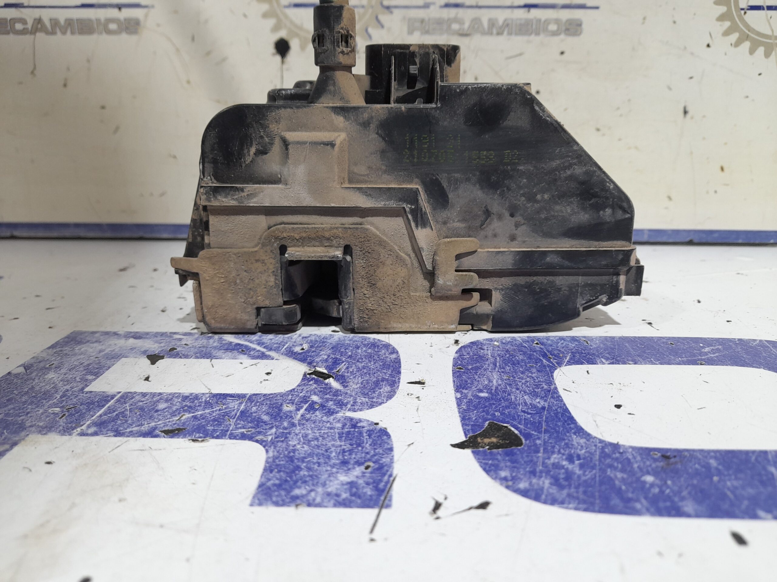 cerradura_puerta_delantera_derecha_8200119121_renault_scenic_ii