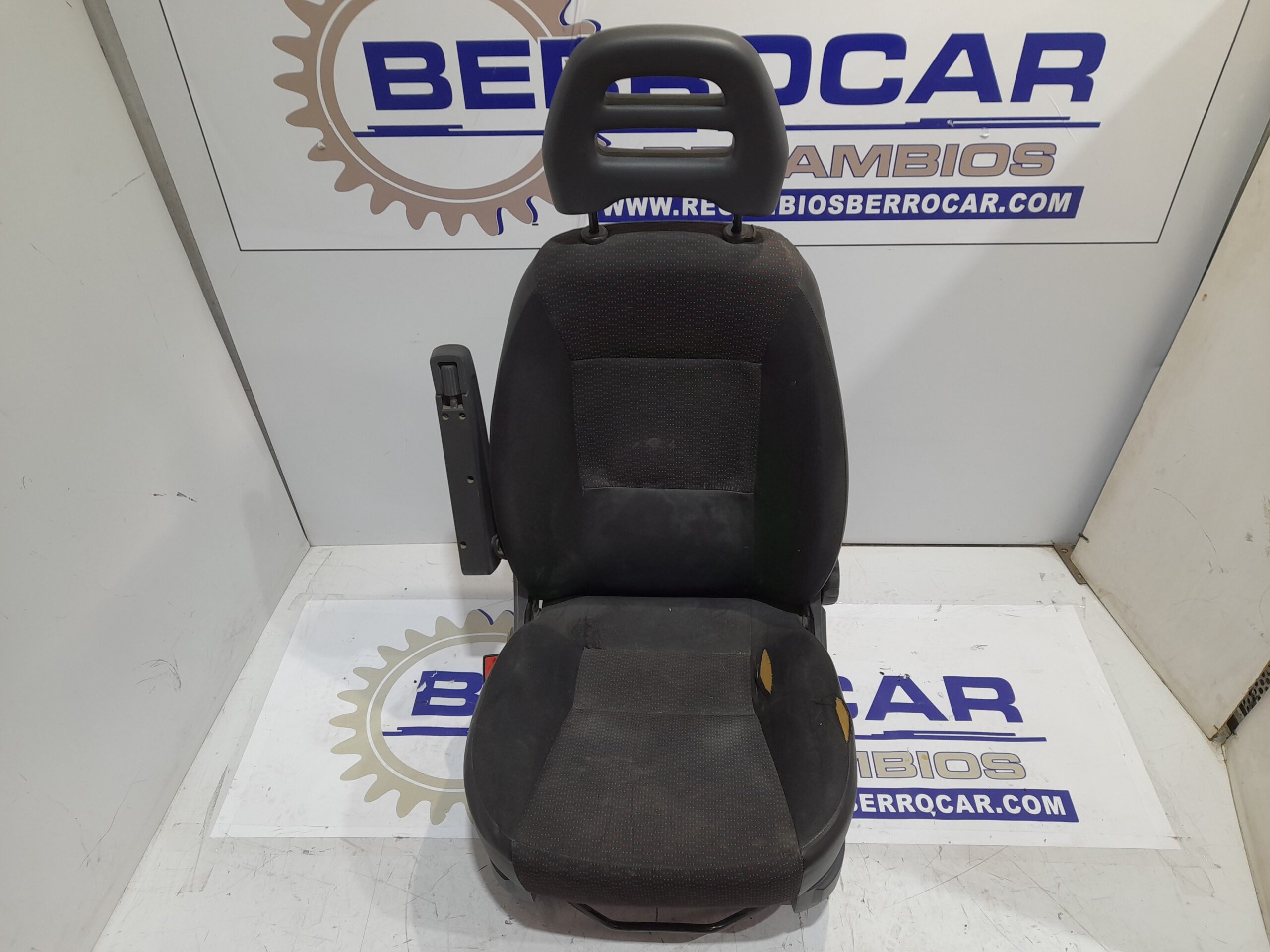 asiento_delantero_izquierdo_8845wq_peugeot_boxer_caja_cerrada_rs_3000_330_333_2007_2_2_hdi_fap_cat