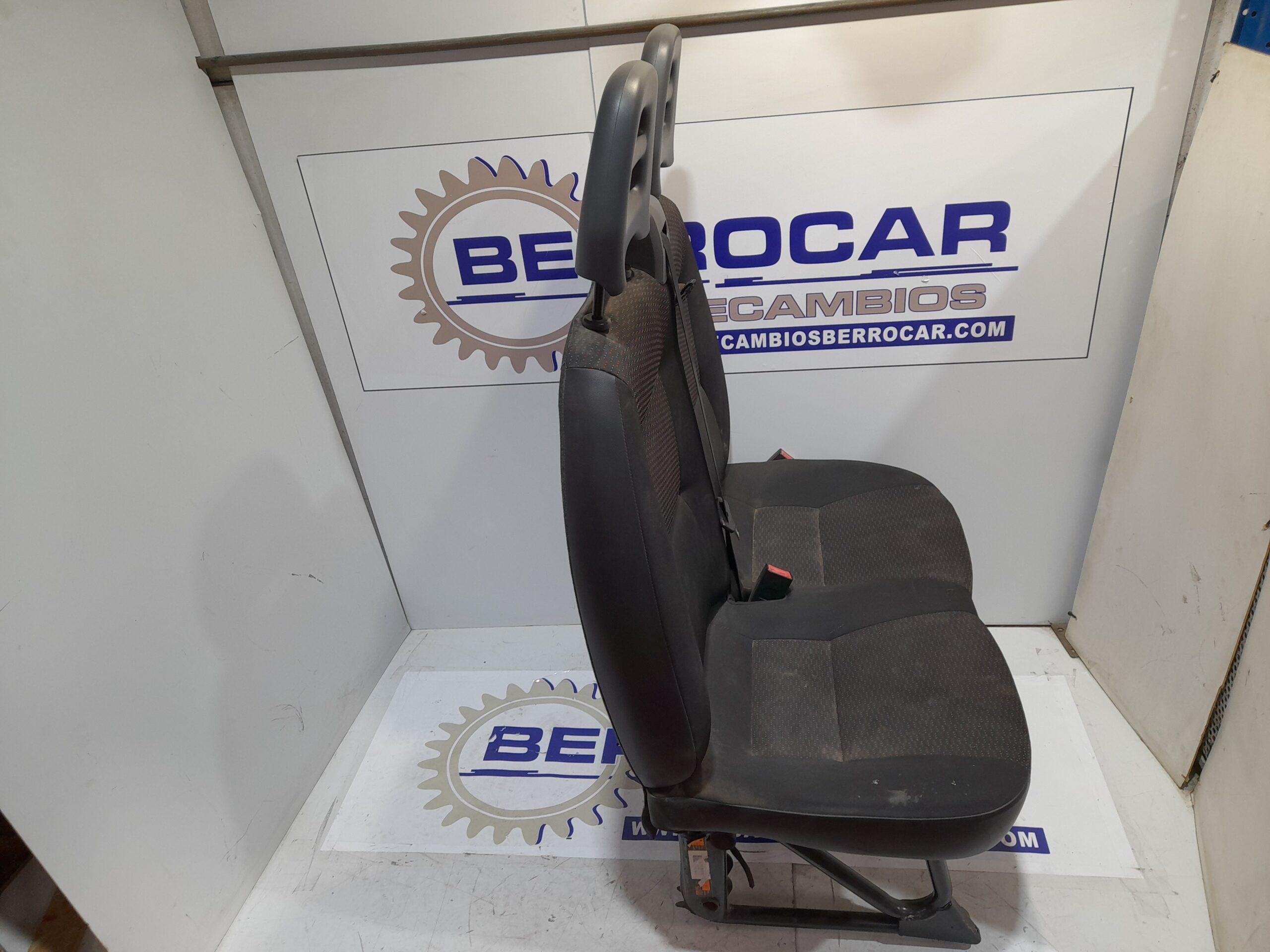 asiento_delantero_derecho_8845wr_peugeot_boxer_caja_cerrada_rs_3000_330_333_2007_2_2_hdi_fap_cat
