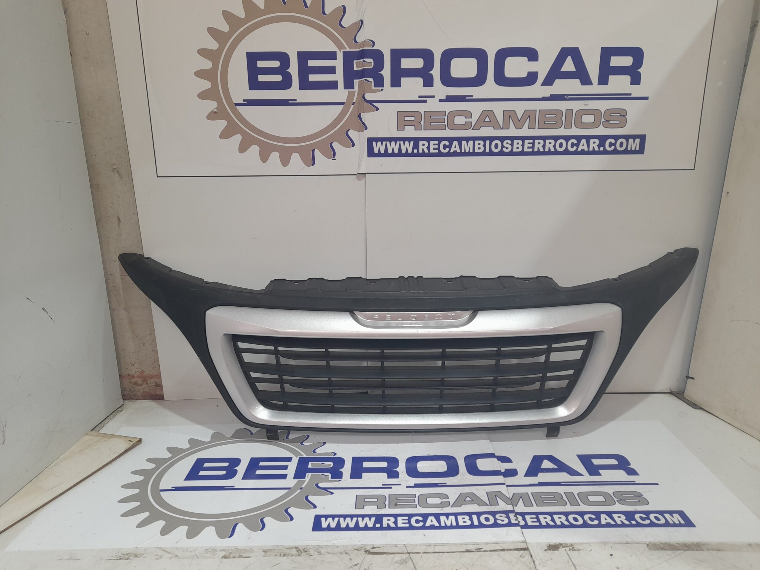 rejilla_delantera_1314847070_peugeot_boxer_kasten_hochraum_rs3000_330_333_335_2_2_hdi_fap_cat