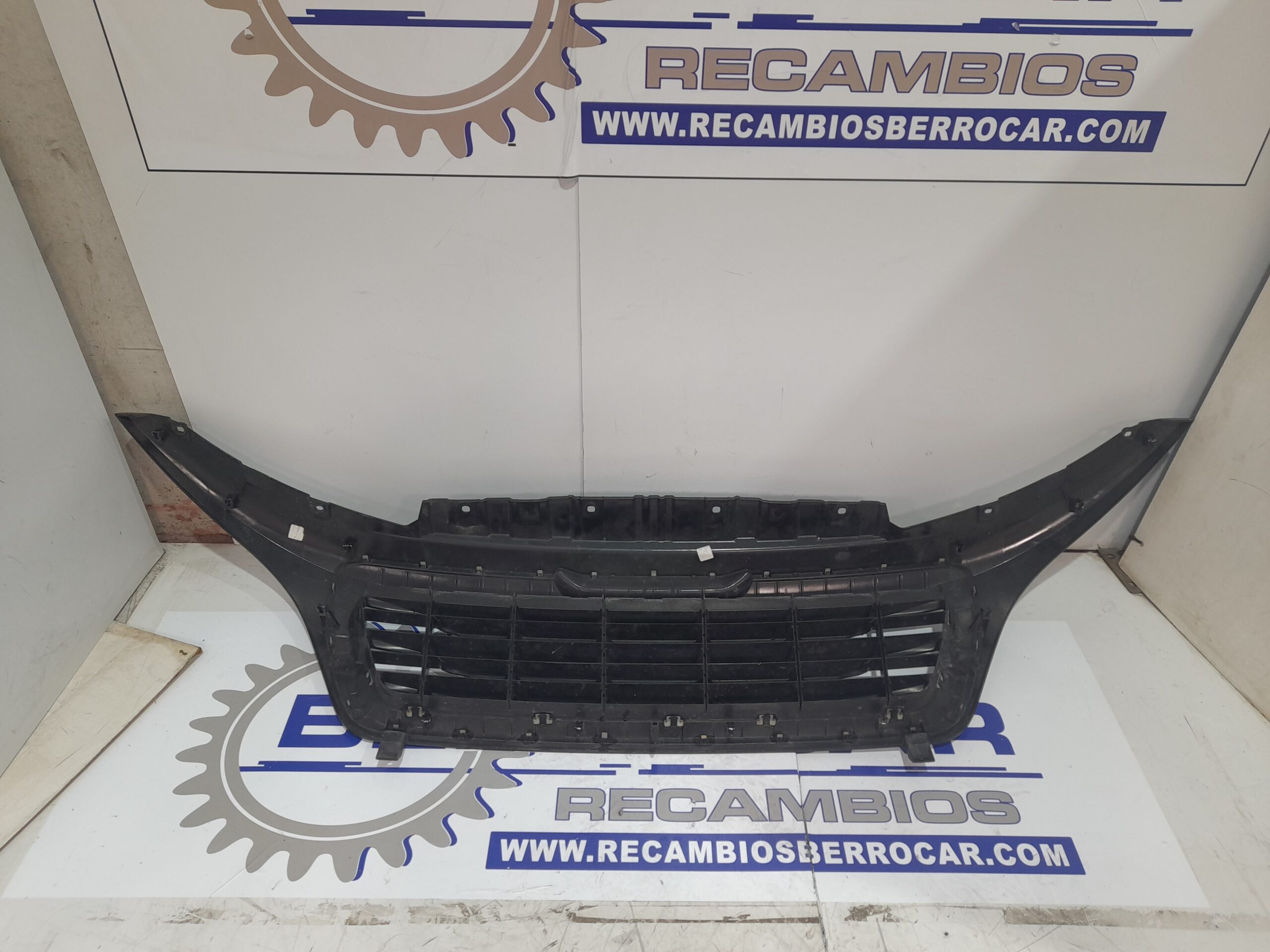 rejilla_delantera_1314847070_peugeot_boxer_kasten_hochraum_rs3000_330_333_335_2_2_hdi_fap_cat