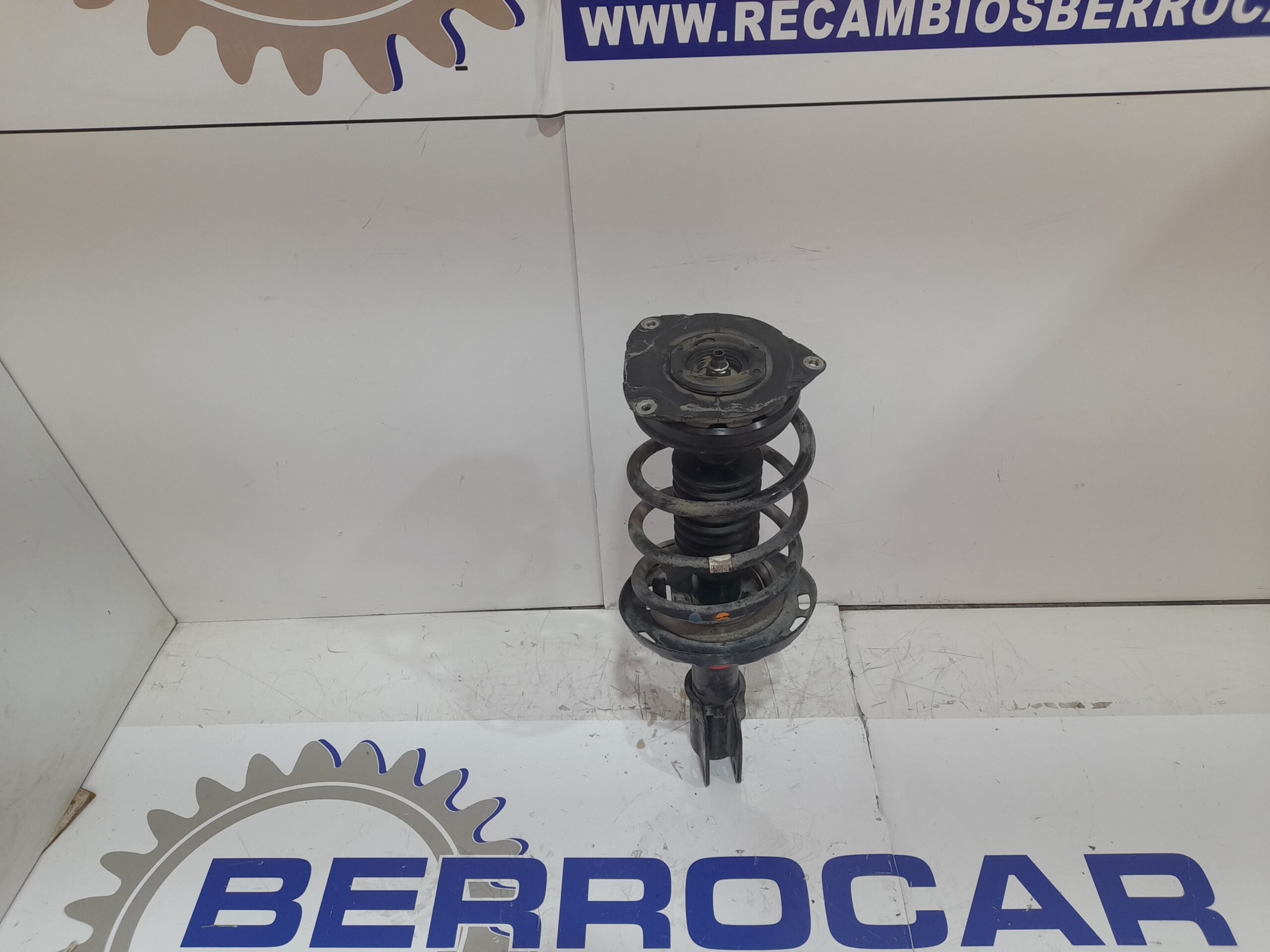 amortiguador_delantero_izquierdo_543020057r_renault_megane_iii_sport_tourer_1_6_dci_diesel_fap