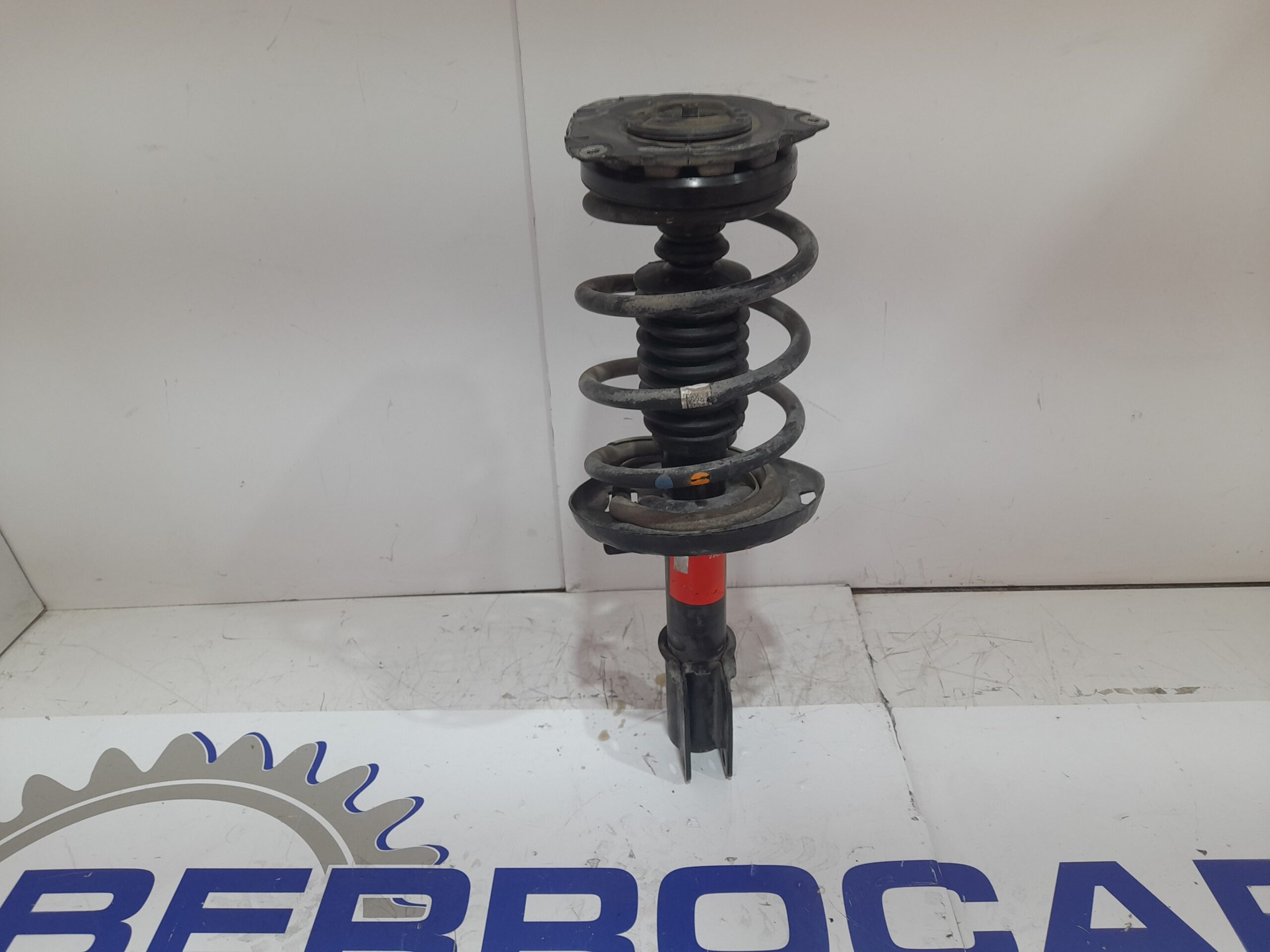 amortiguador_delantero_izquierdo_543020057r_renault_megane_iii_sport_tourer_1_6_dci_diesel_fap