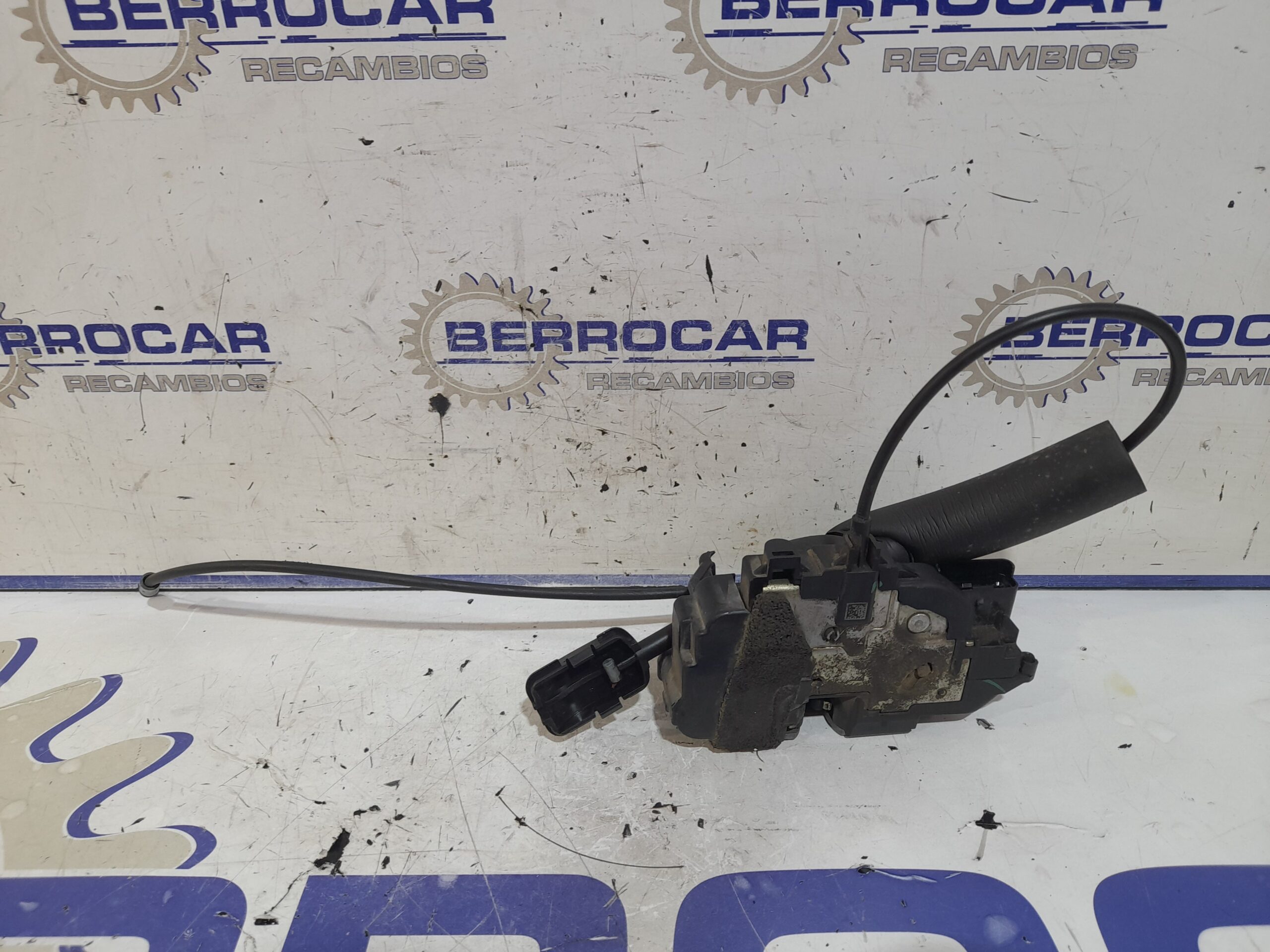 cerradura_puerta_trasera_izquierda_825030574r_renault_megane_iii_sport_tourer_1_6_dci_diesel_fap