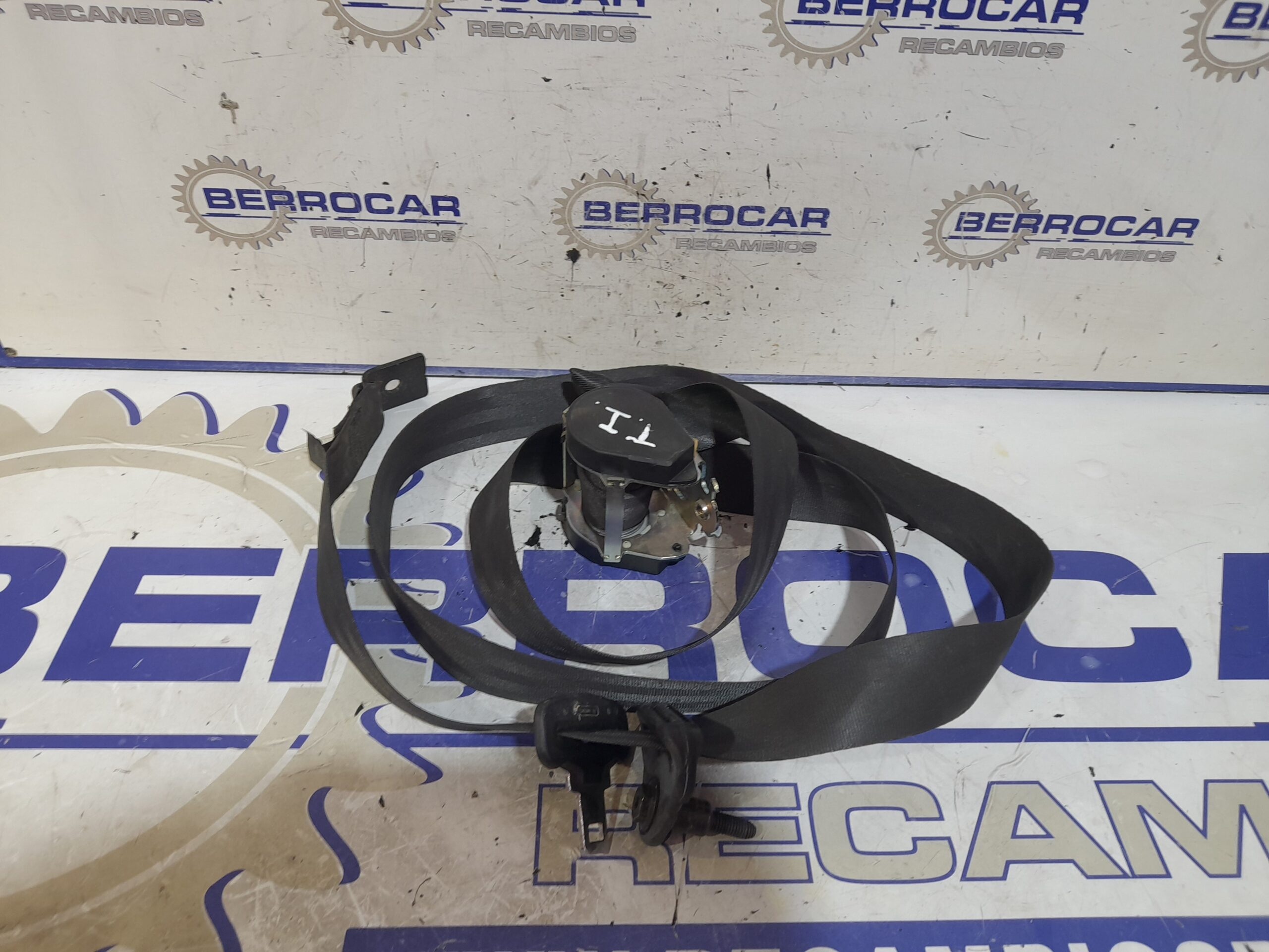 cinturon_seguridad_trasero_izquierdo_888410027r_renault_megane_iii_sport_tourer_1_6_dci_diesel_fap