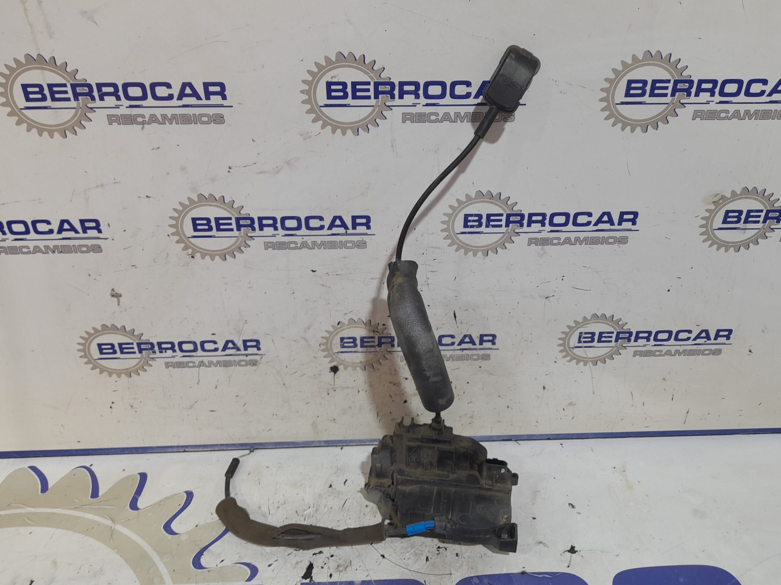 cerradura_puerta_delantera_derecha_805020001r_renault_megane_iii_sport_tourer_1_6_dci_diesel_fap