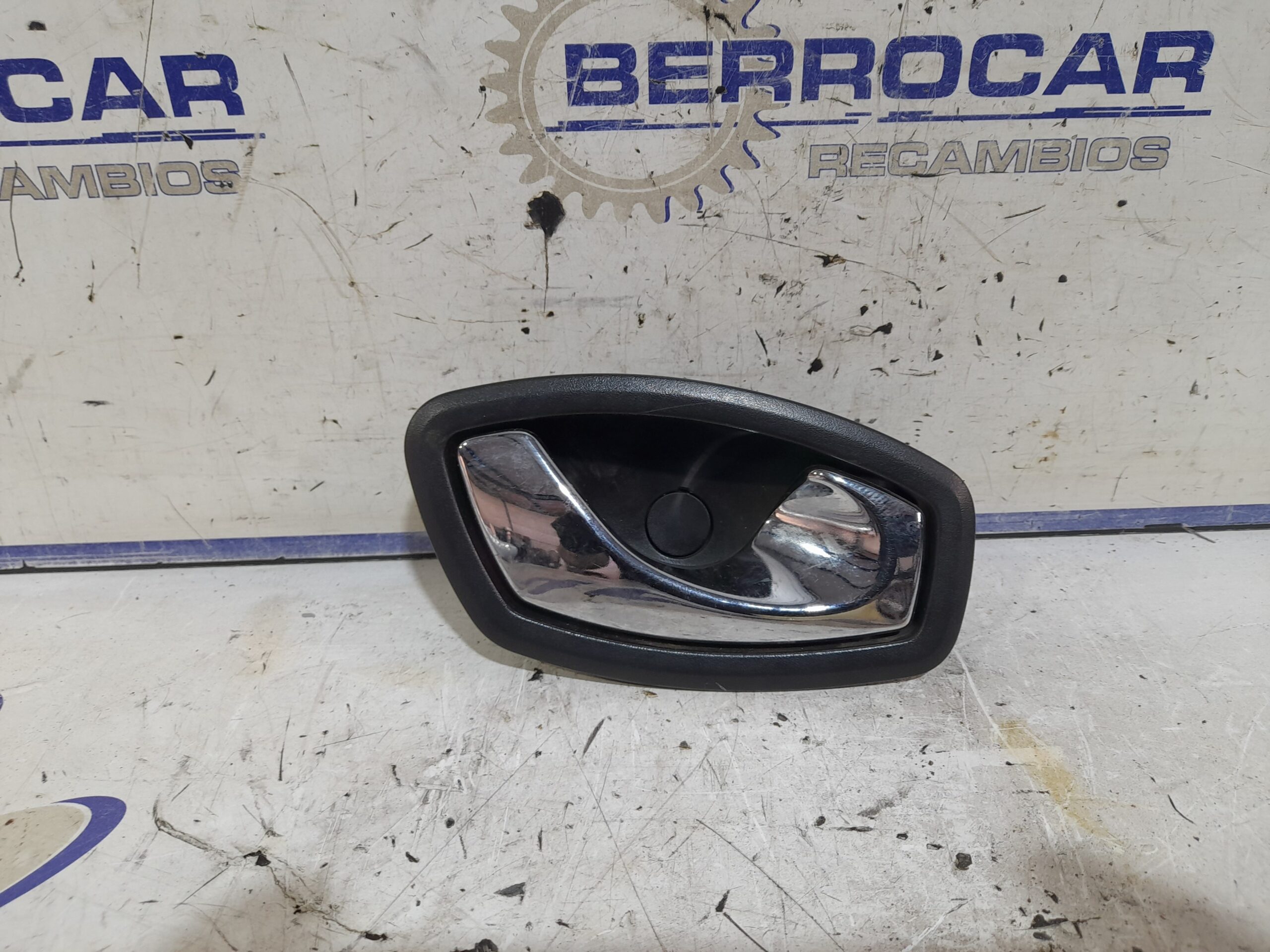 maneta_interior_trasera_derecha_82670001r_renault_megane_iii_sport_tourer_1_6_dci_diesel_fap