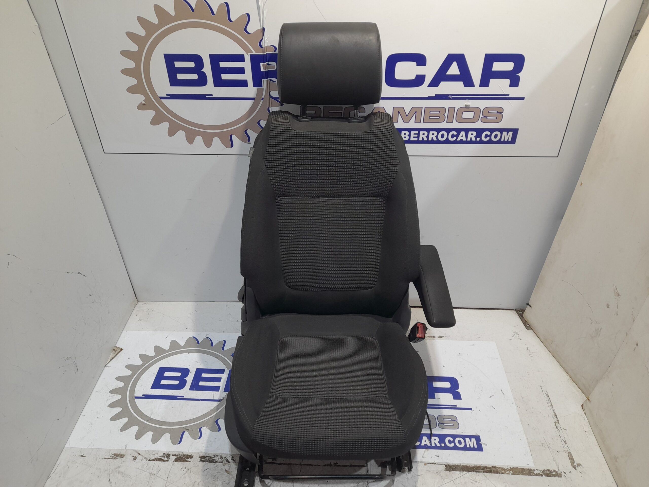 asiento_delantero_derecho_8846kc_peugeot_5008_2_0_blue_hdi_fap