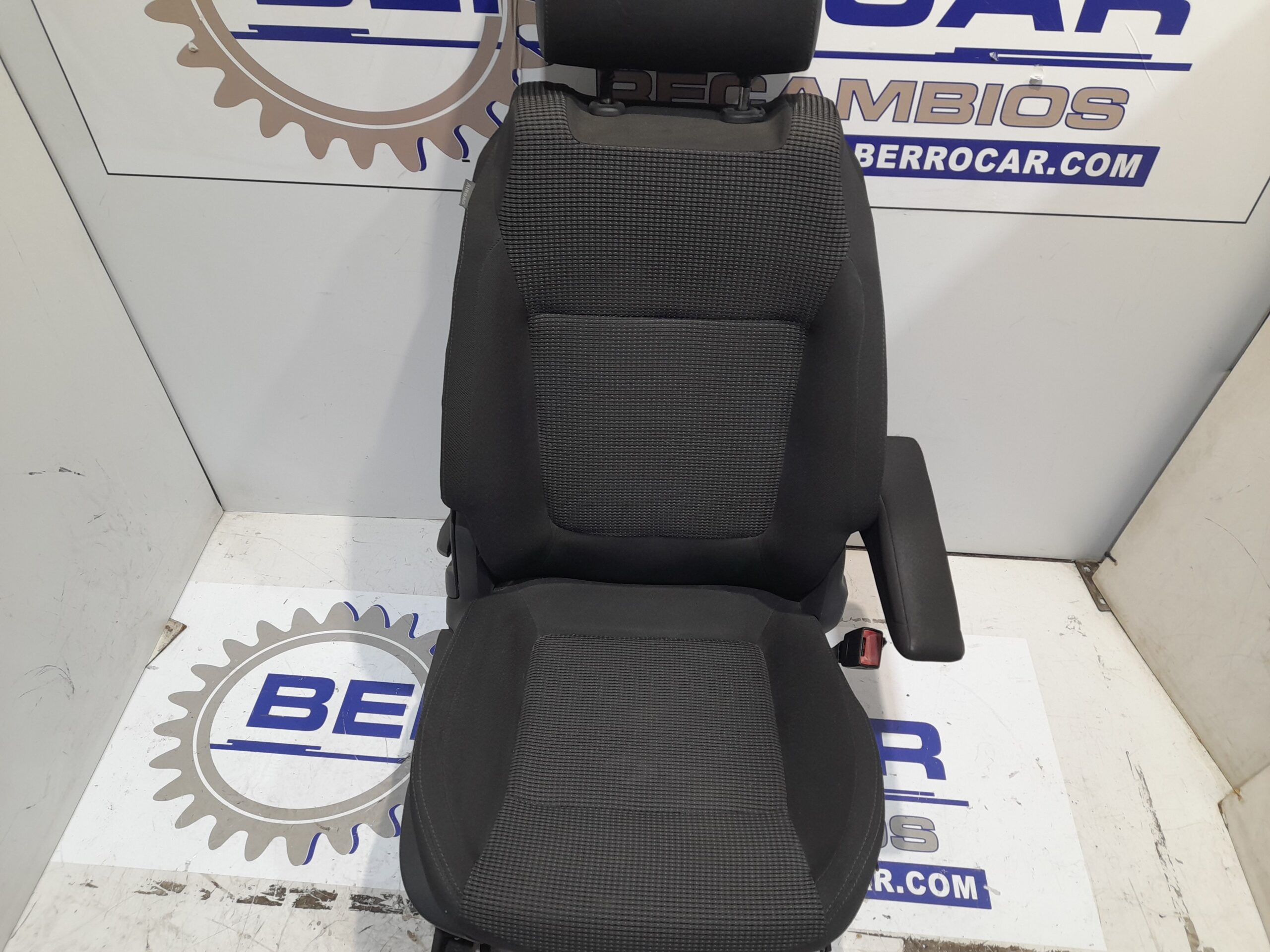 asiento_delantero_derecho_8846kc_peugeot_5008_2_0_blue_hdi_fap