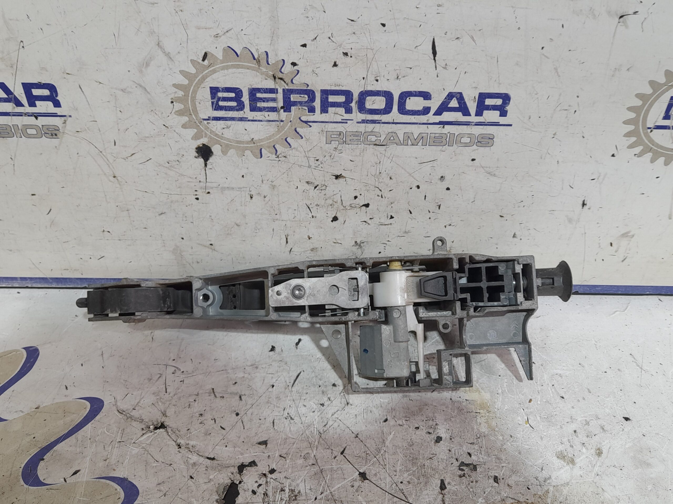 maneta_exterior_trasera_izquierda_9684560080_peugeot_5008_2_0_blue_hdi_fap