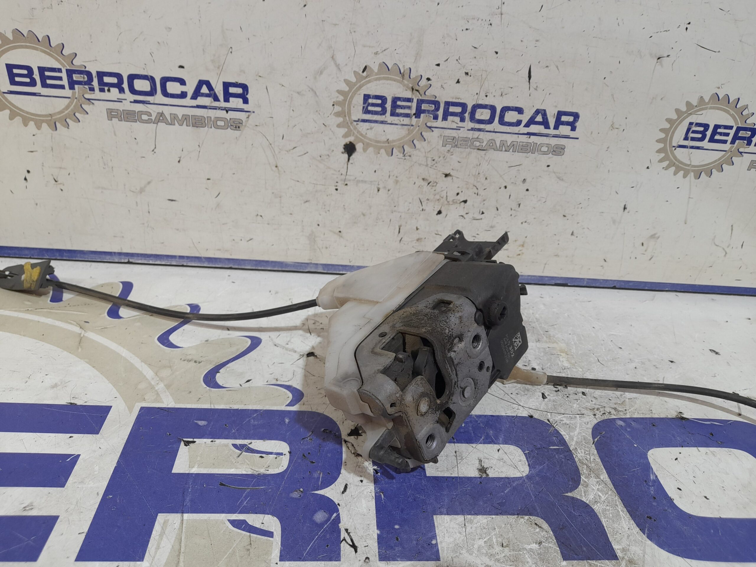 cerradura_puerta_trasera_izquierda_732302_peugeot_5008_2_0_blue_hdi_fap