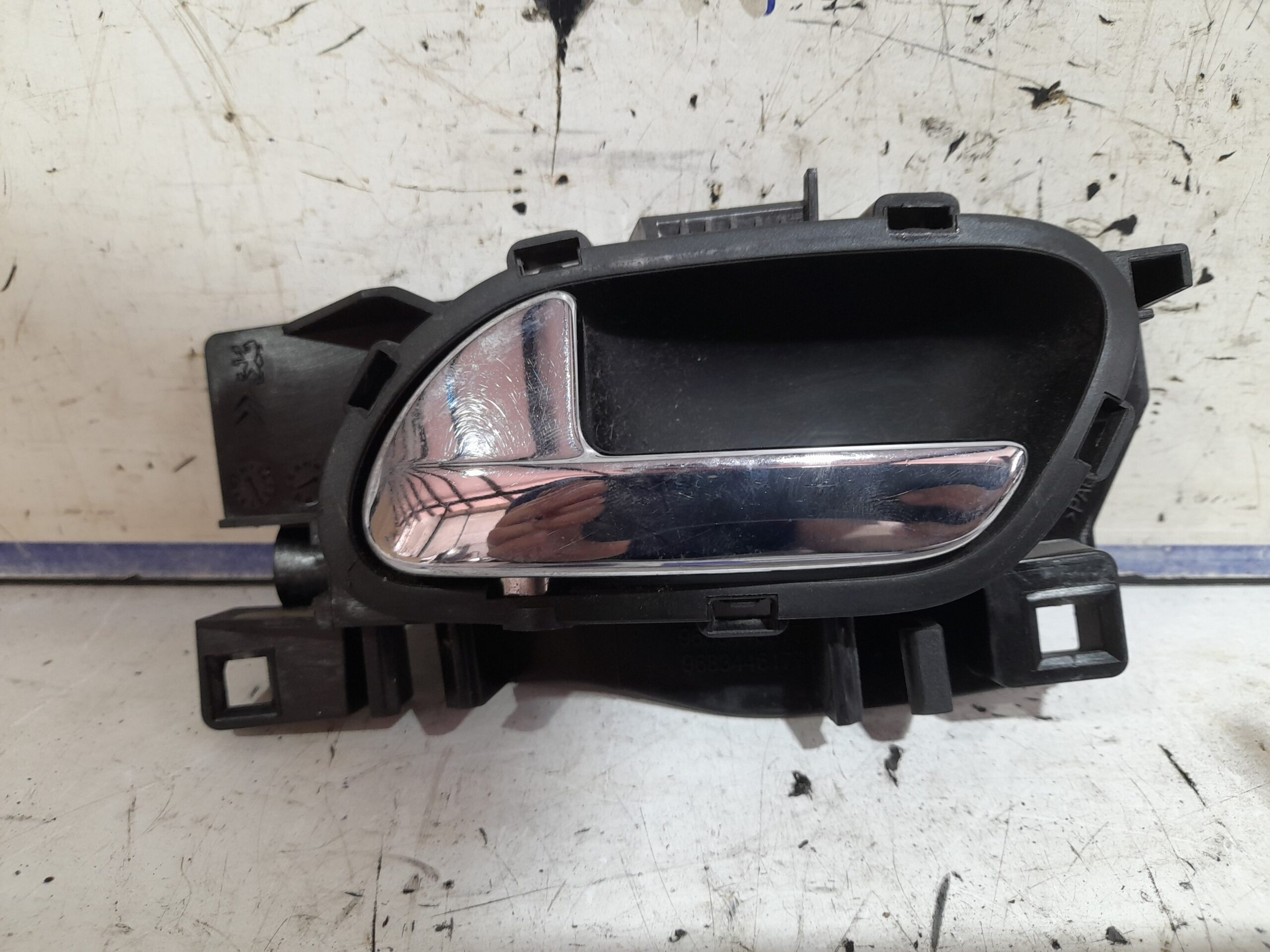 maneta_interior_trasera_izquierda_9683446877_peugeot_5008_2_0_blue_hdi_fap