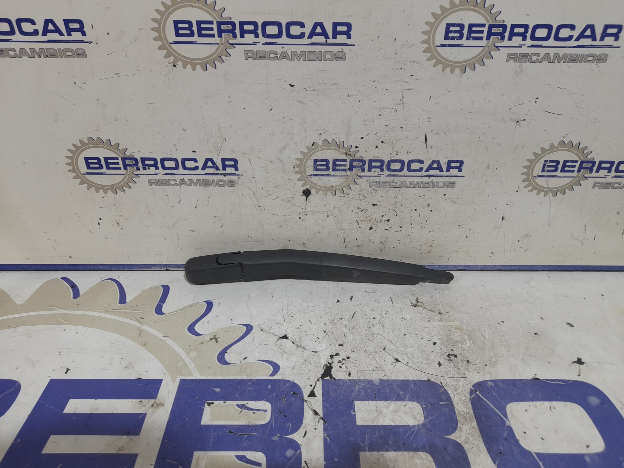 brazo_limpia_trasero_80015317_opel_corsa_d