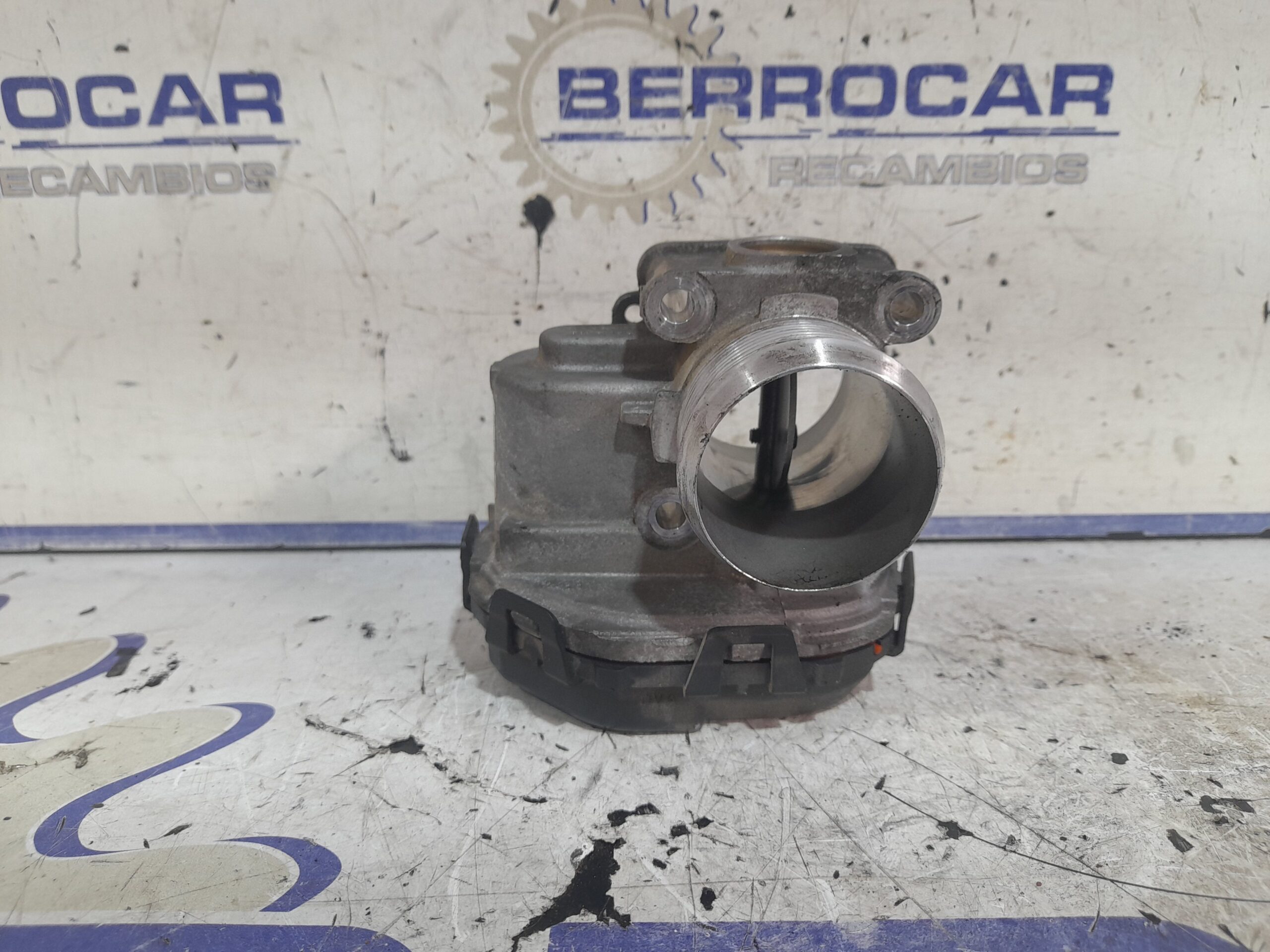 caja_mariposa_9807238580_peugeot_208_1_6_blue_hdi_fap