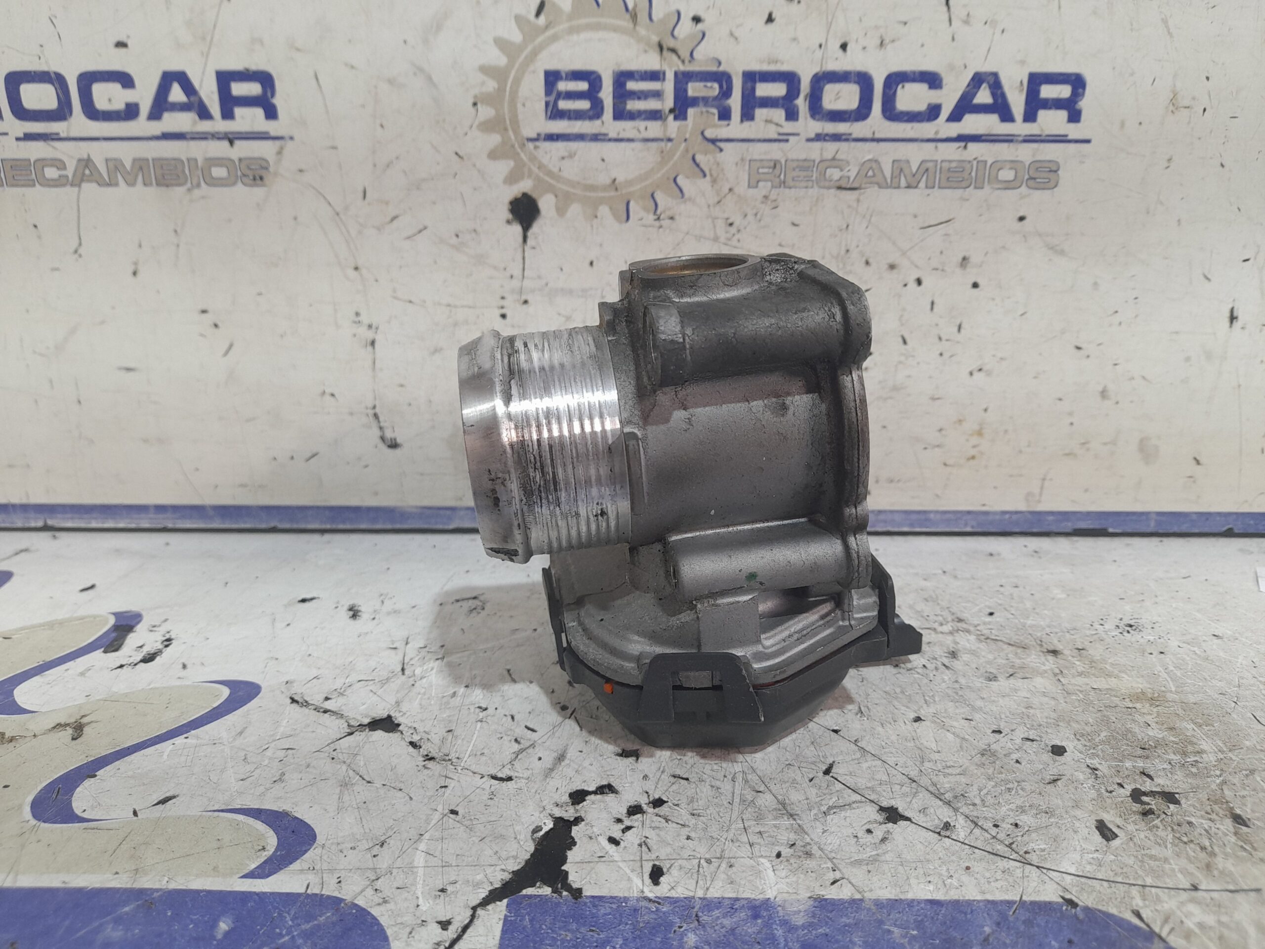 caja_mariposa_9807238580_peugeot_208_1_6_blue_hdi_fap