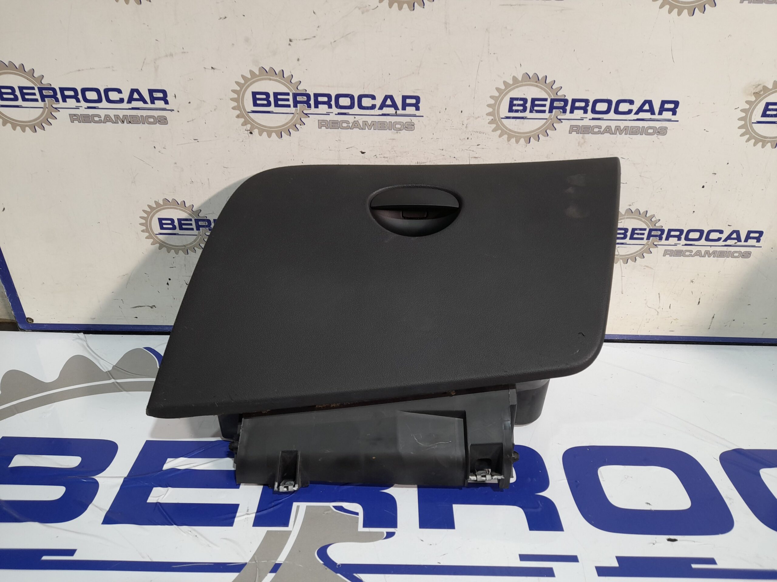 guantera_1p1857103_seat_leon_1p1_1_9_tdi