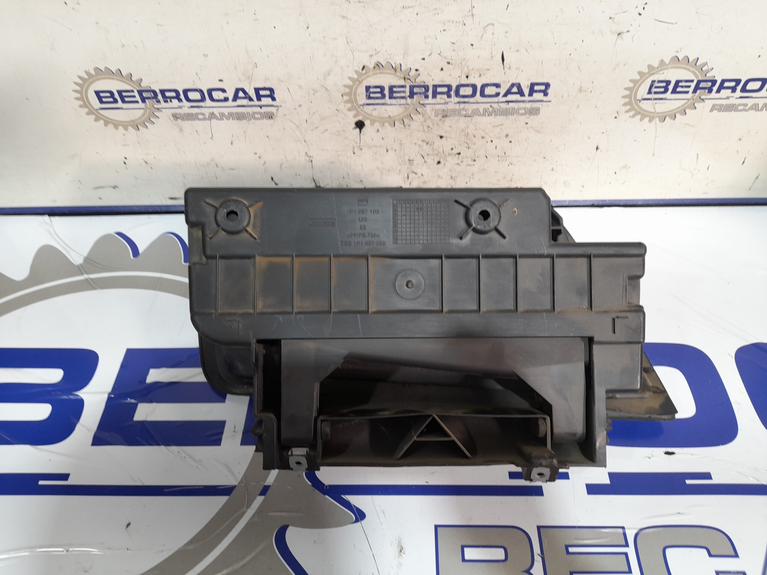 guantera_1p1857103_seat_leon_1p1_1_9_tdi