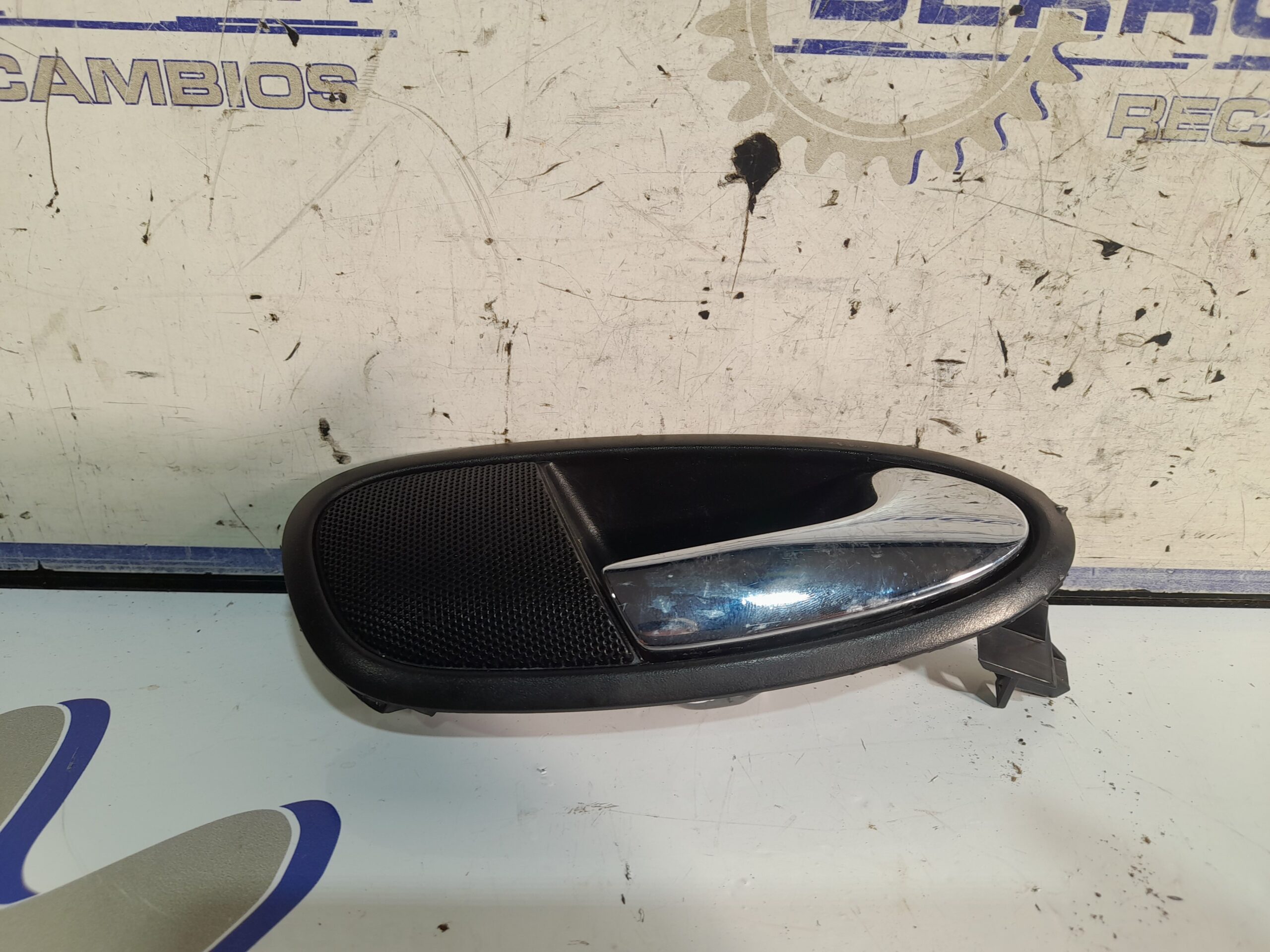 maneta_interior_trasera_derecha_5p0837114_seat_leon_1p1_1_9_tdi