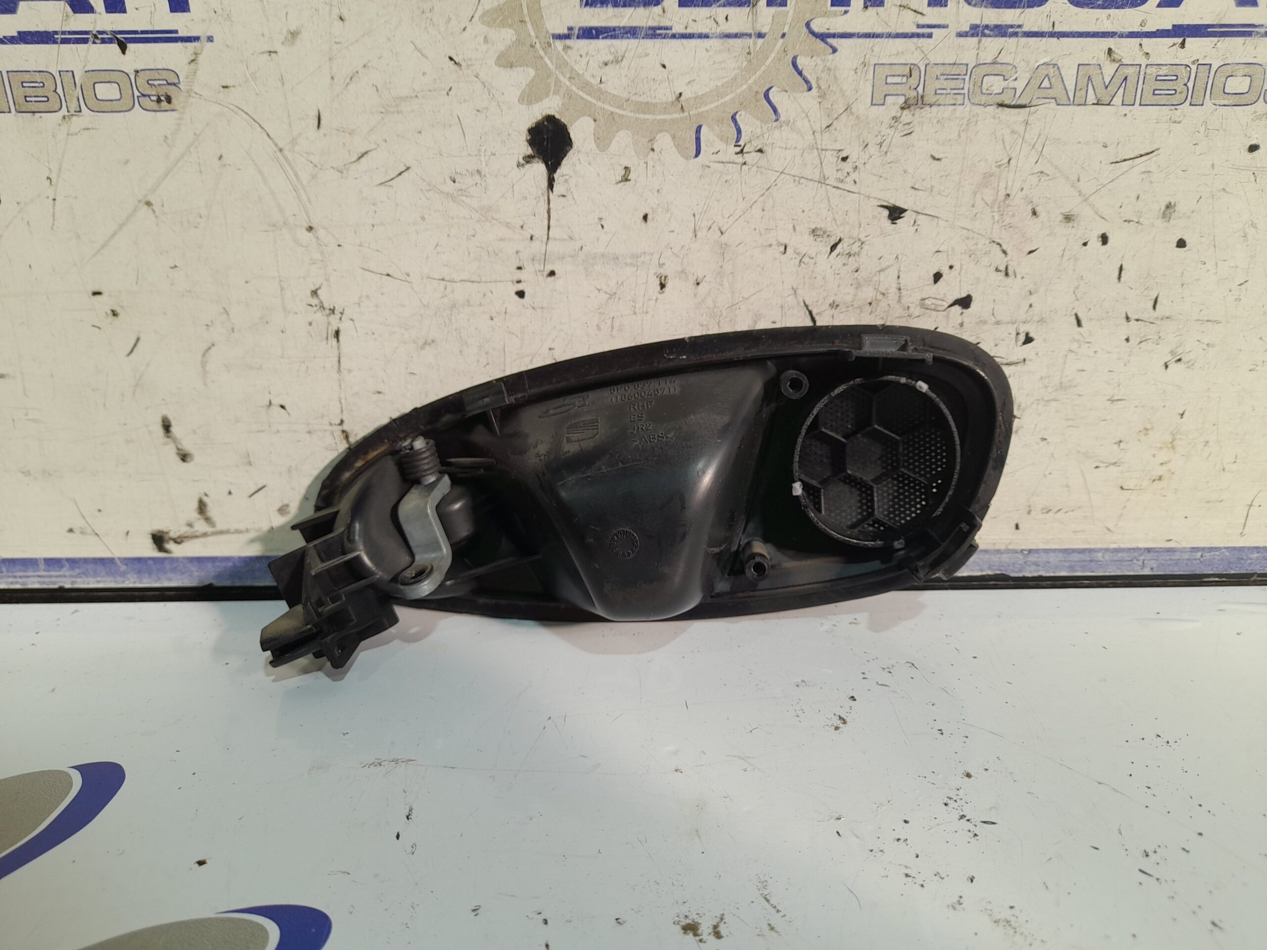 maneta_interior_trasera_derecha_5p0837114_seat_leon_1p1_1_9_tdi