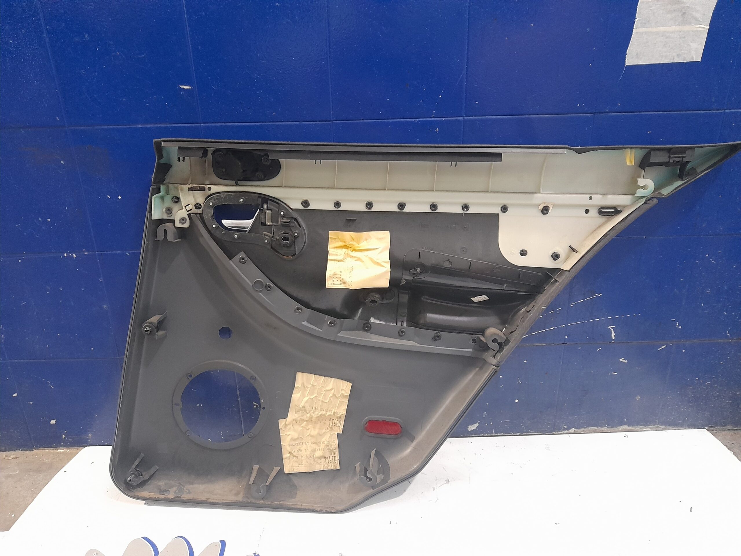 guarnecido_puerta_trasera_izquierda_1m0867211_seat_leon_1m1_1_9_tdi