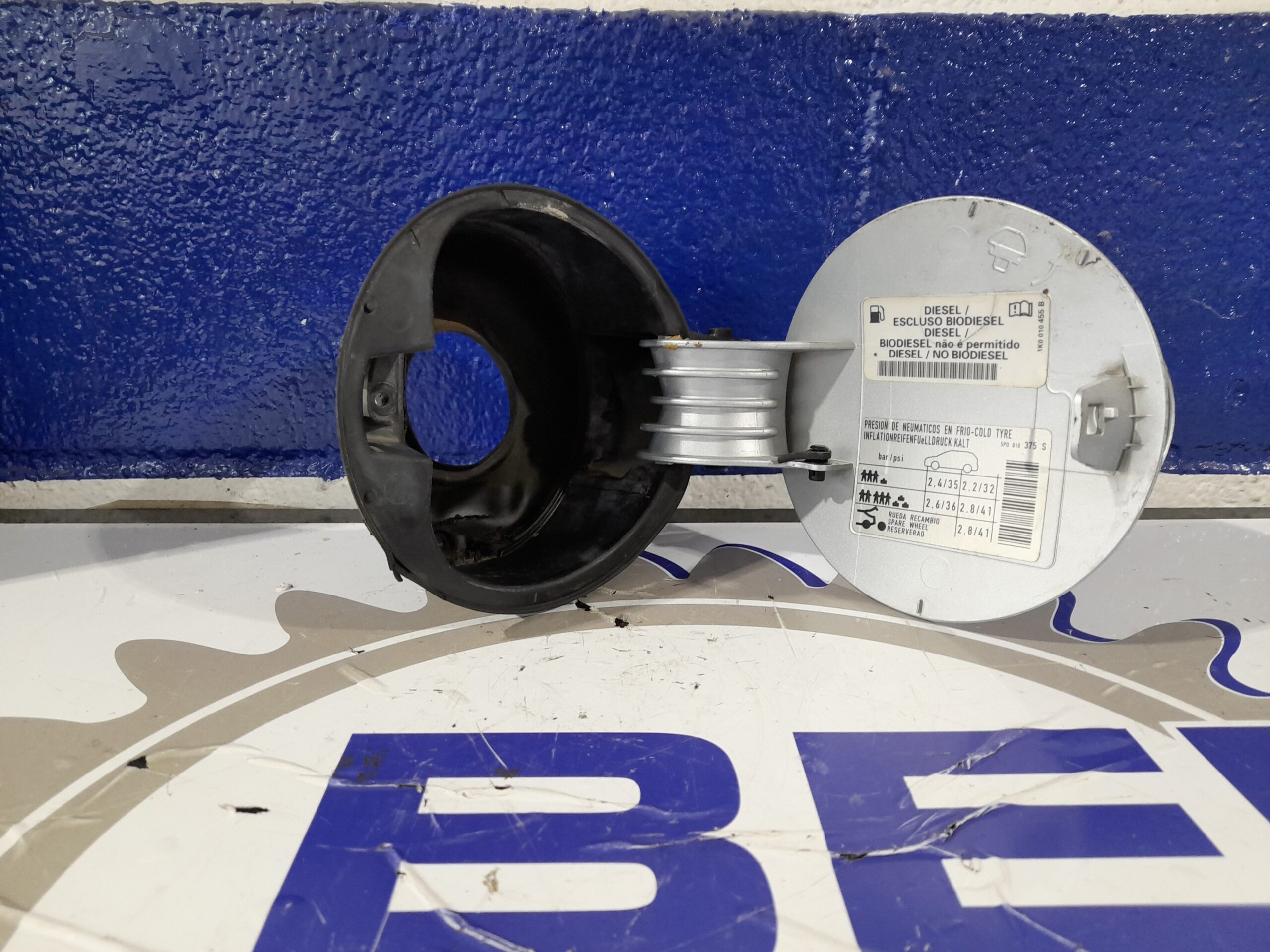 tapa_exterior_combustible_1p0809905_seat_leon_1p1_2_0_tdi