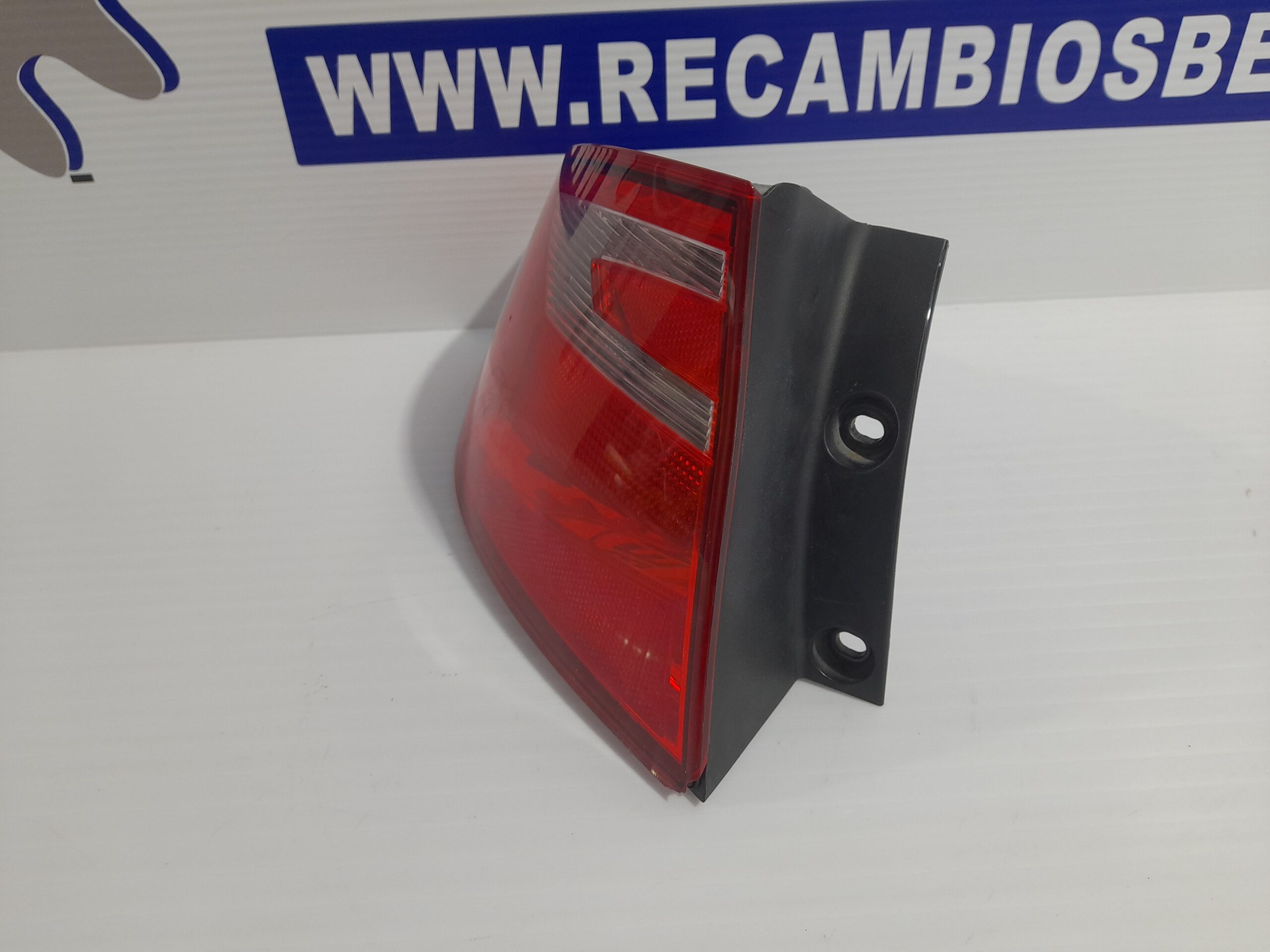 piloto_trasero_izquierdo_18489601_seat_toledo_kg3_1_6_tdi