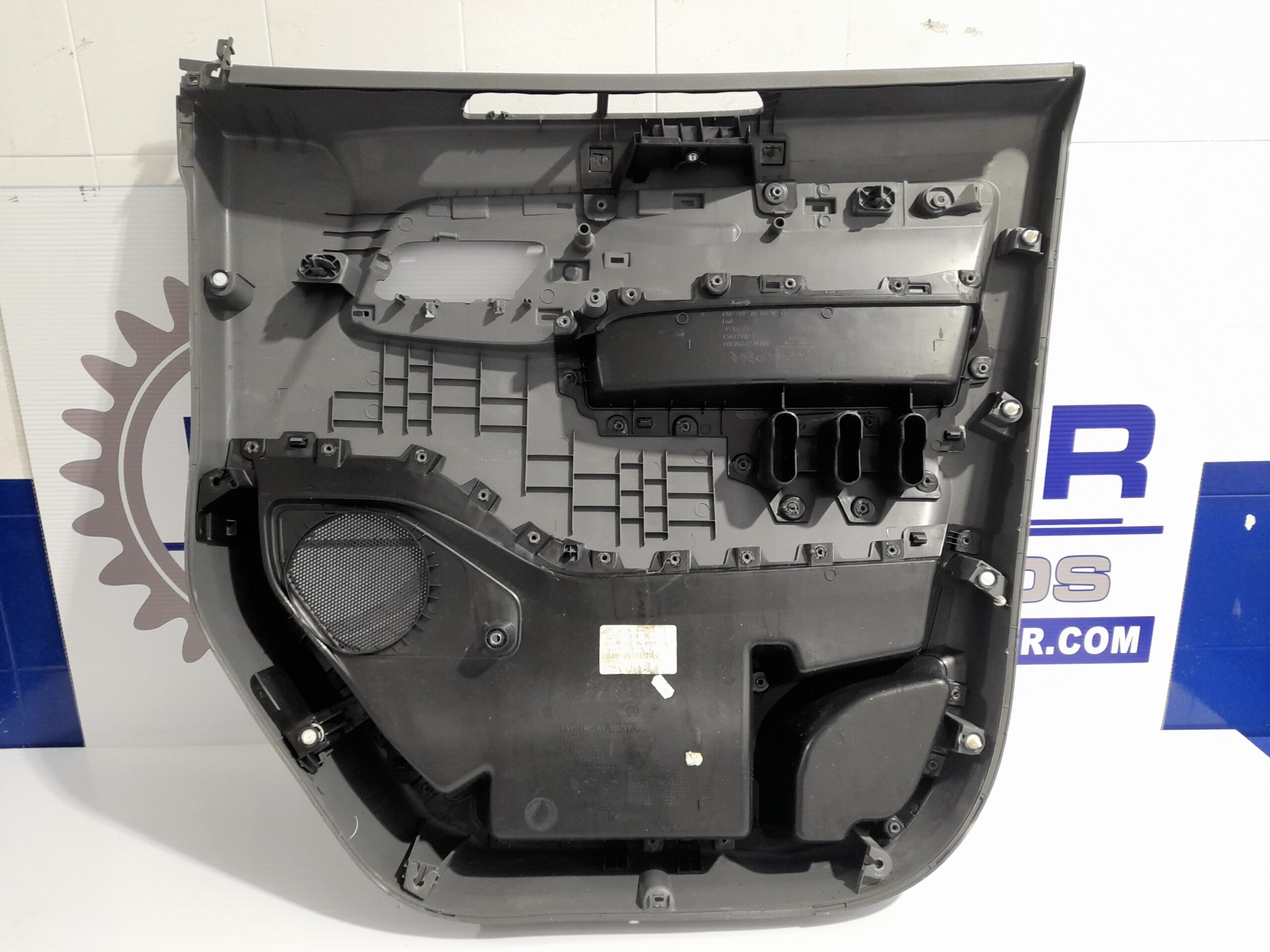 guarnecido_puerta_delantera_izquierda_156121402_98082244zm_opel_vivaro_combi_1_5_cdti_dpf