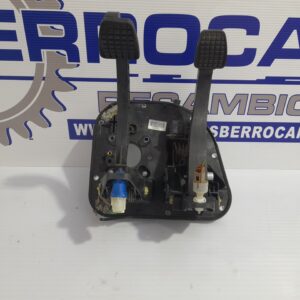 pedalera_5801492032_iveco_daily_furgon_2_3_diesel_cat