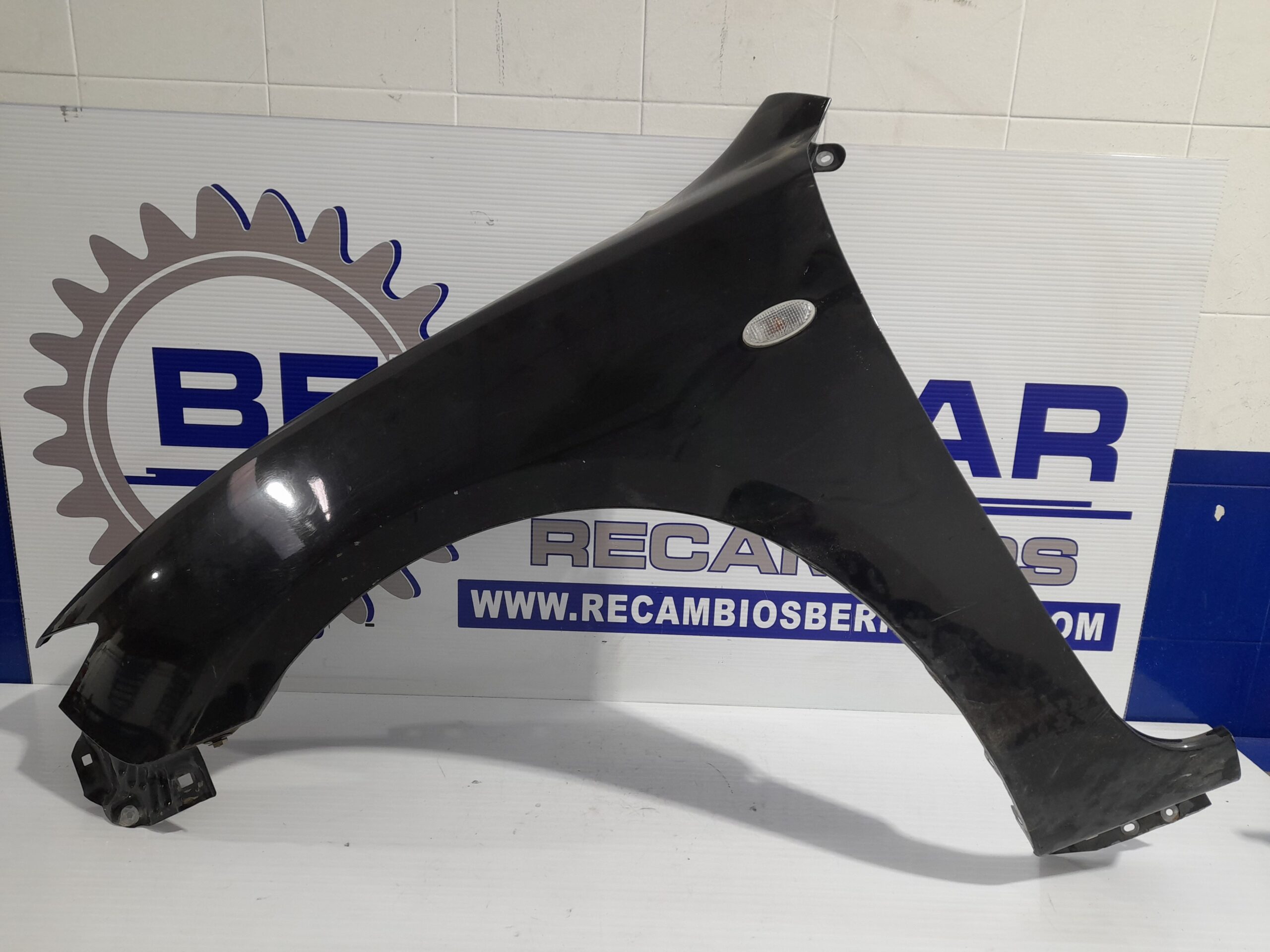 aleta_delantera_izquierda_bp4k52211d8h_mazda_3_berlina_bk_1_6_cd_diesel_cat