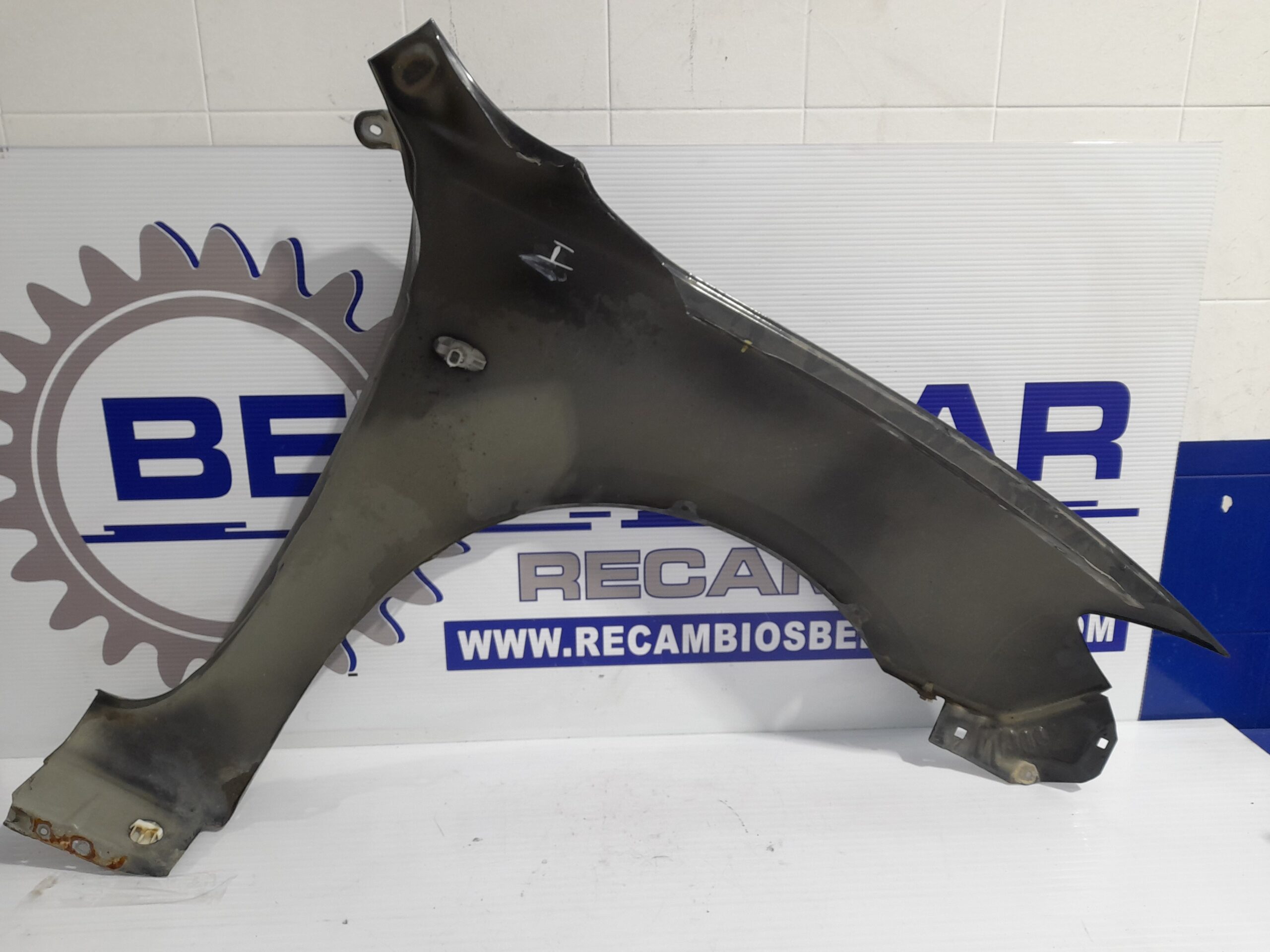 aleta_delantera_izquierda_bp4k52211d8h_mazda_3_berlina_bk_1_6_cd_diesel_cat